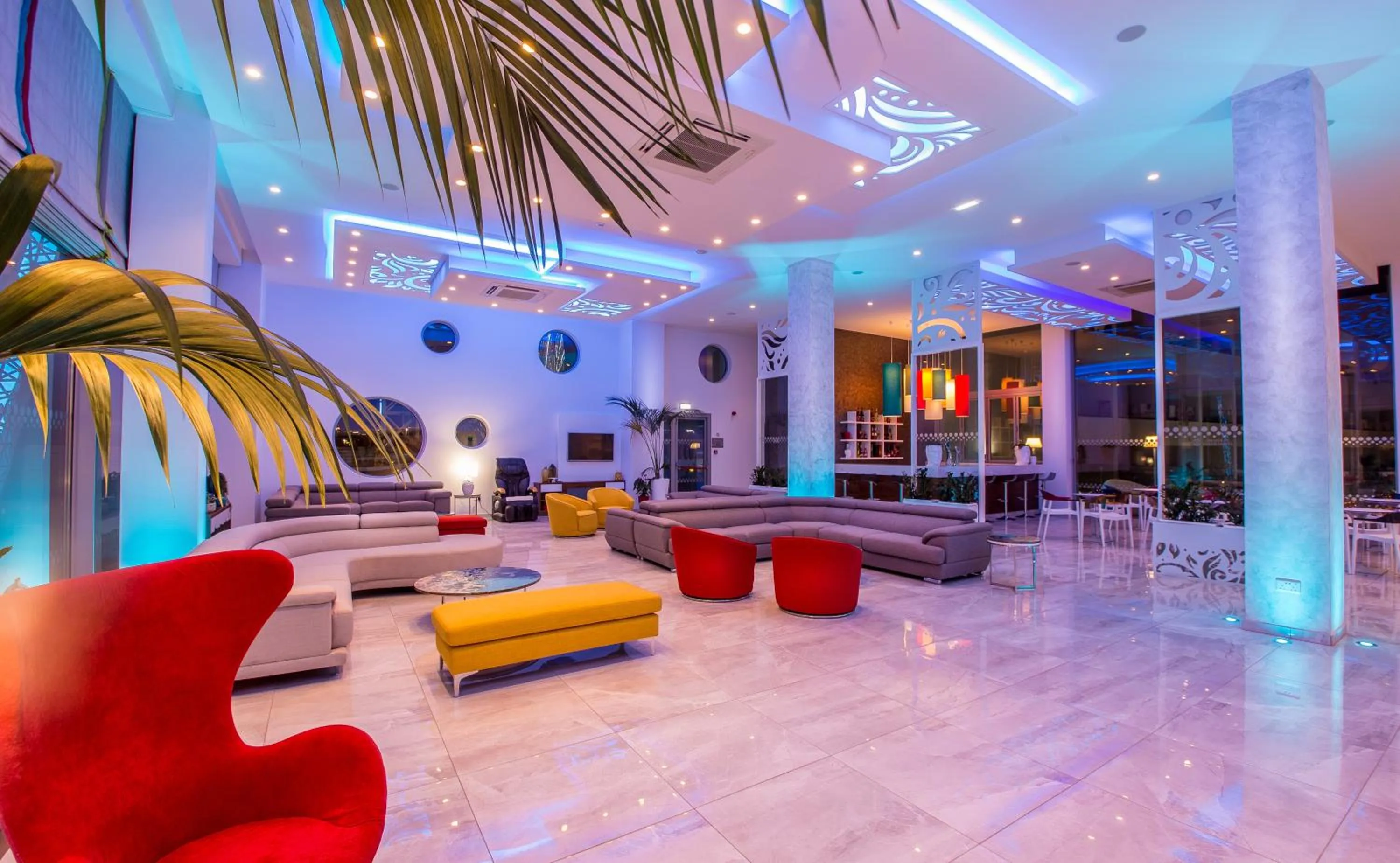 Lobby or reception in Nicholas Color Hotel