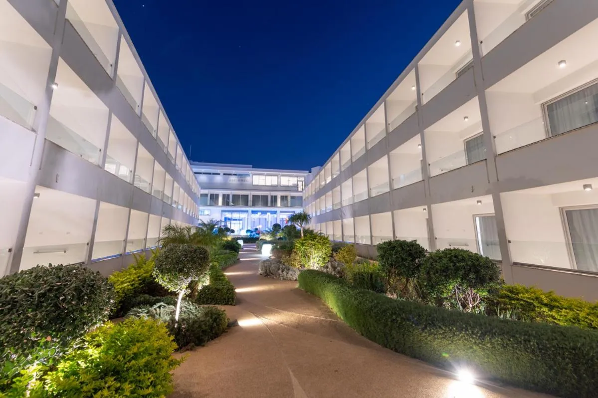 Nicholas Color Hotel