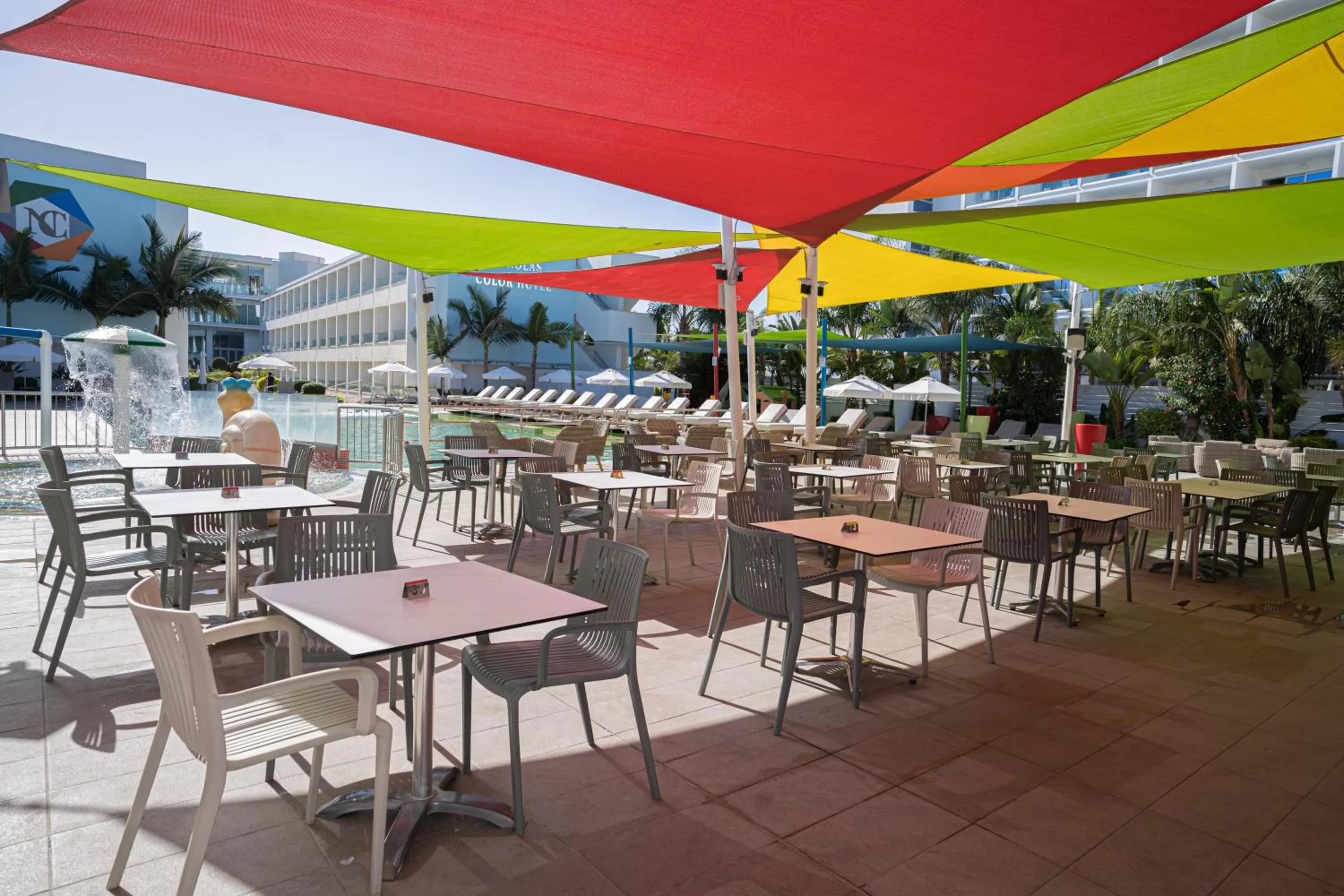 Nicholas Color Hotel