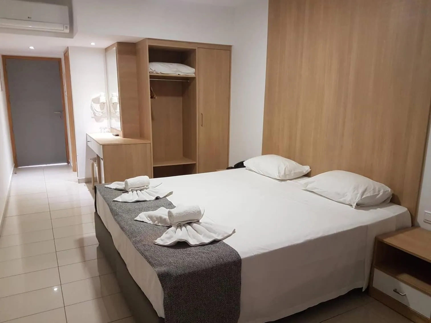 Bed in Nicholas Color Hotel