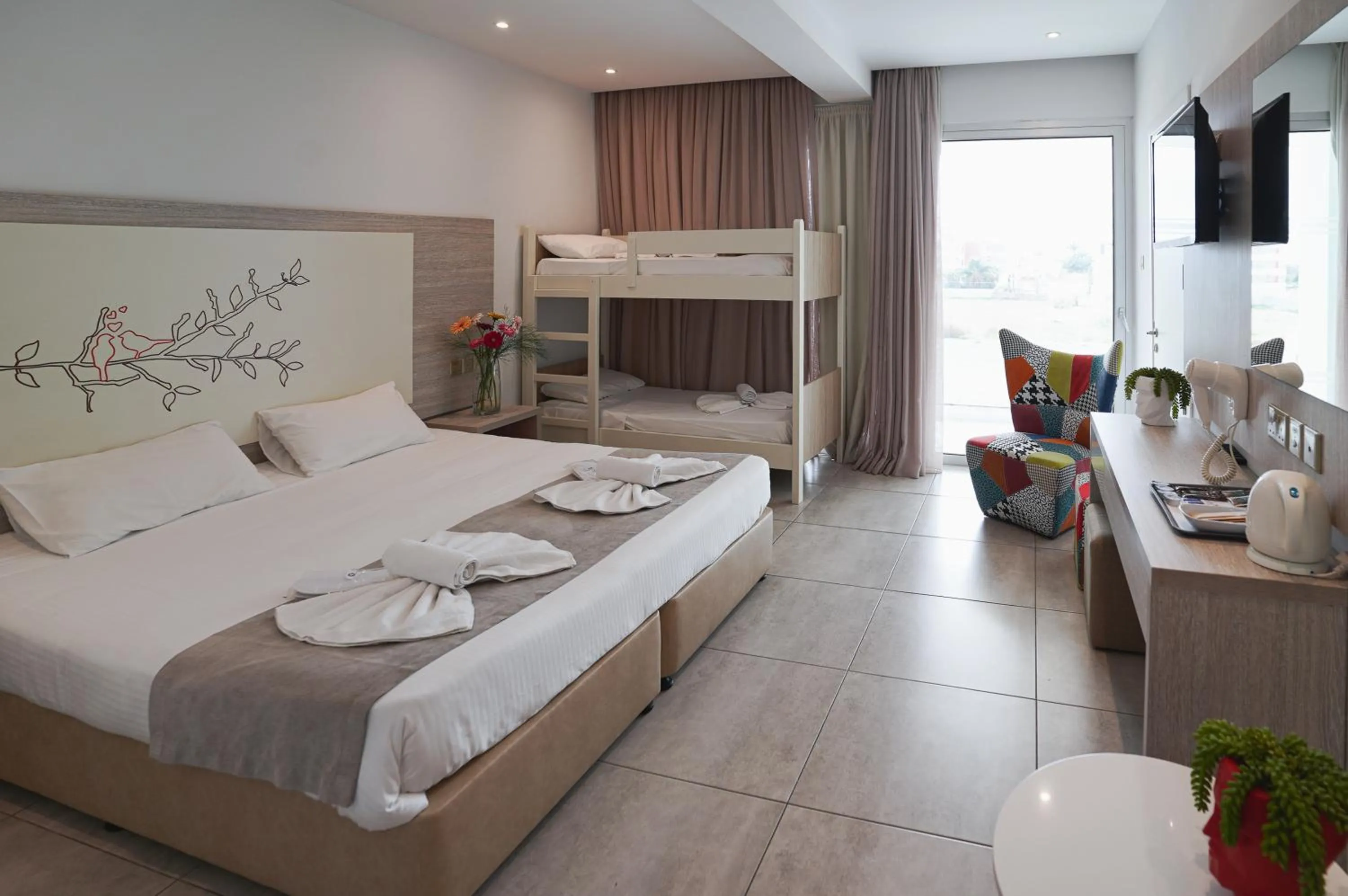 Bed in Nicholas Color Hotel