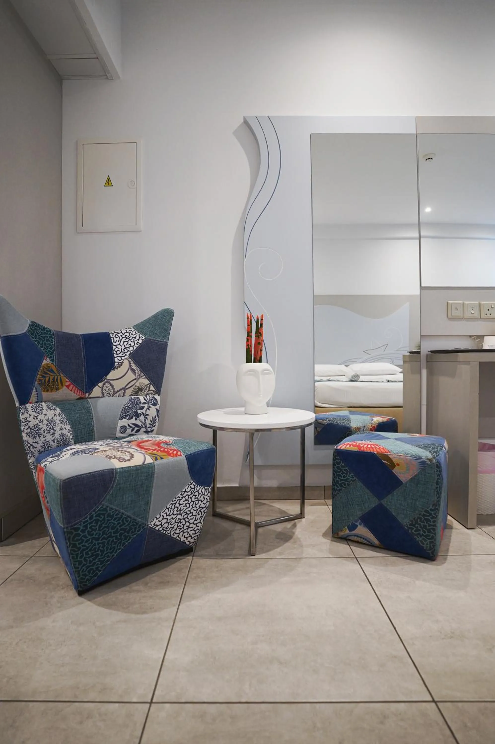 Nicholas Color Hotel