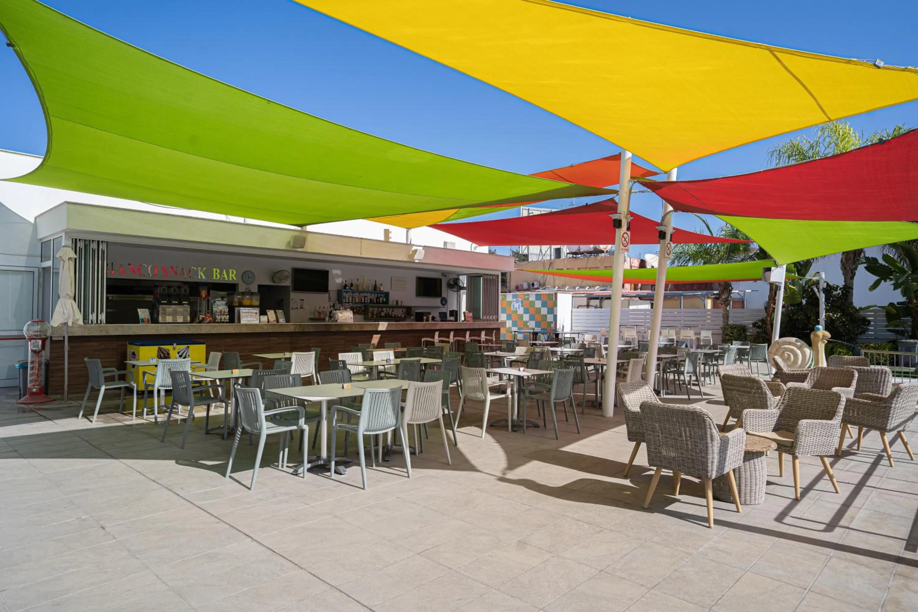 Nicholas Color Hotel