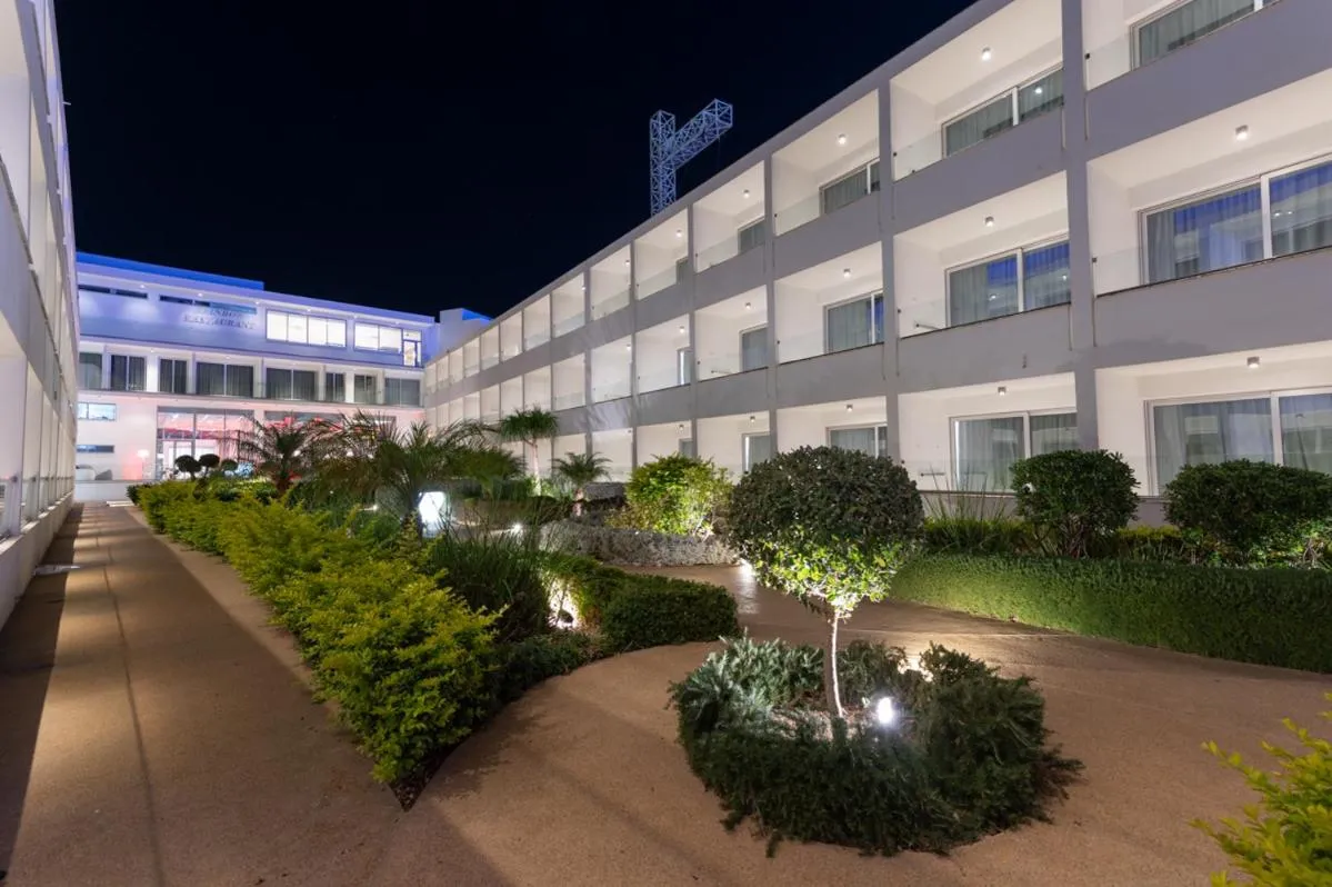 Nicholas Color Hotel