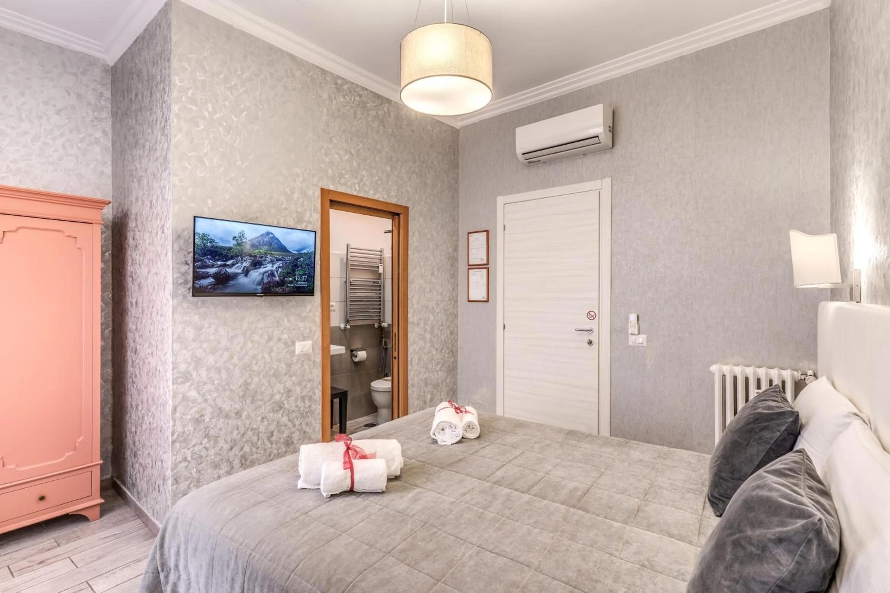 Bedroom, Bed in Marta Inn