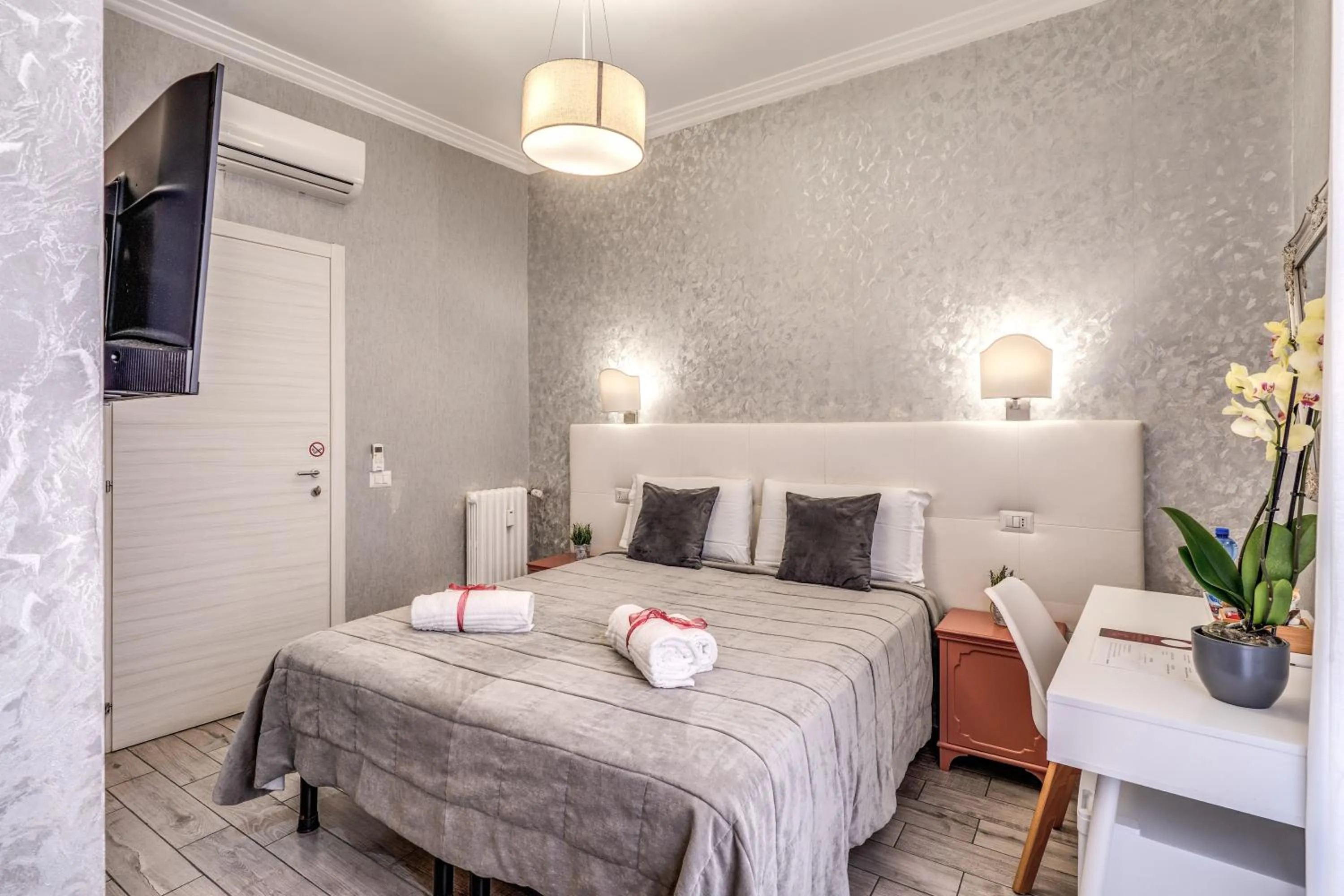 Bedroom, Bed in Marta Inn