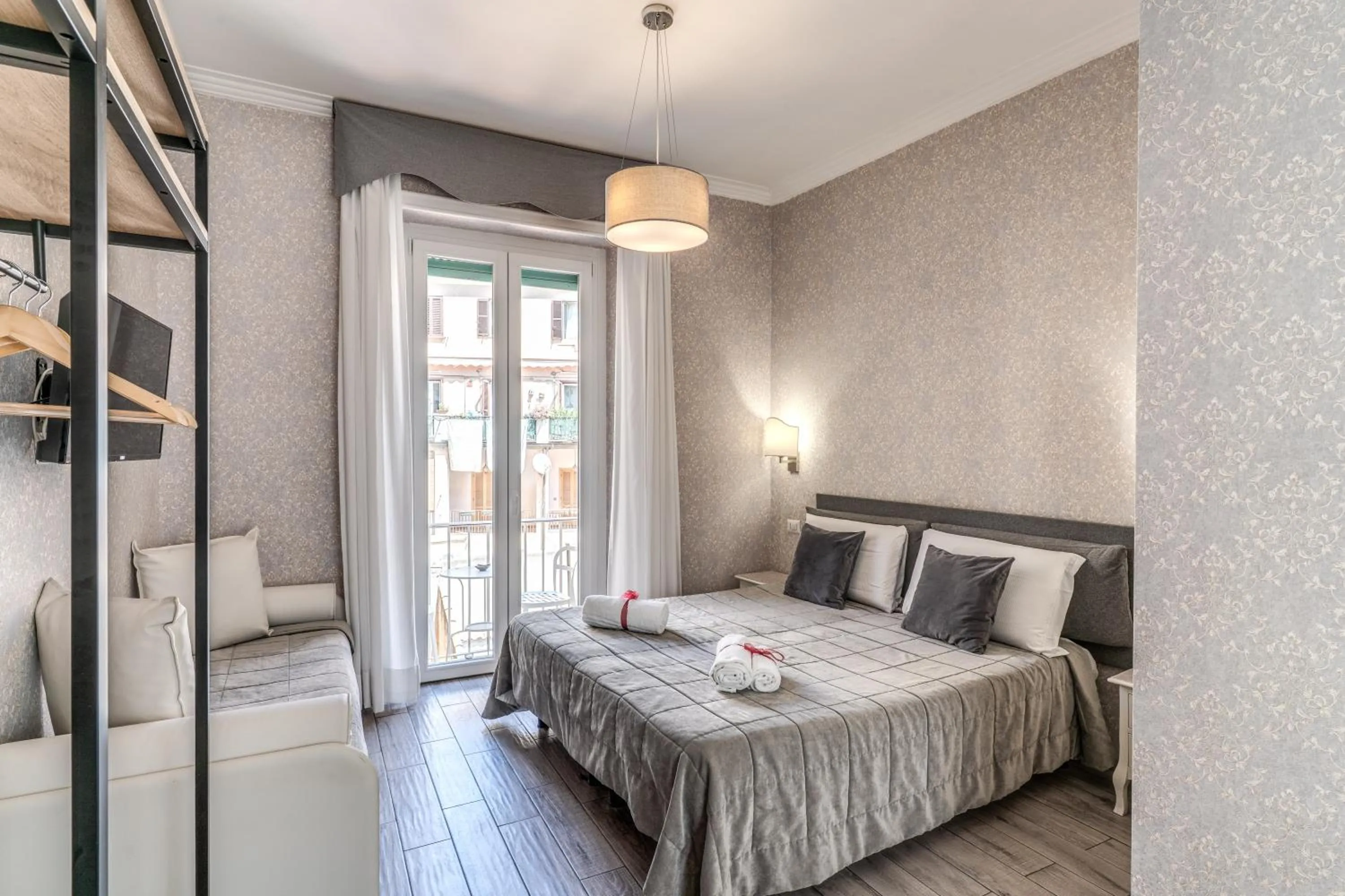 Bedroom, Bed in Marta Inn