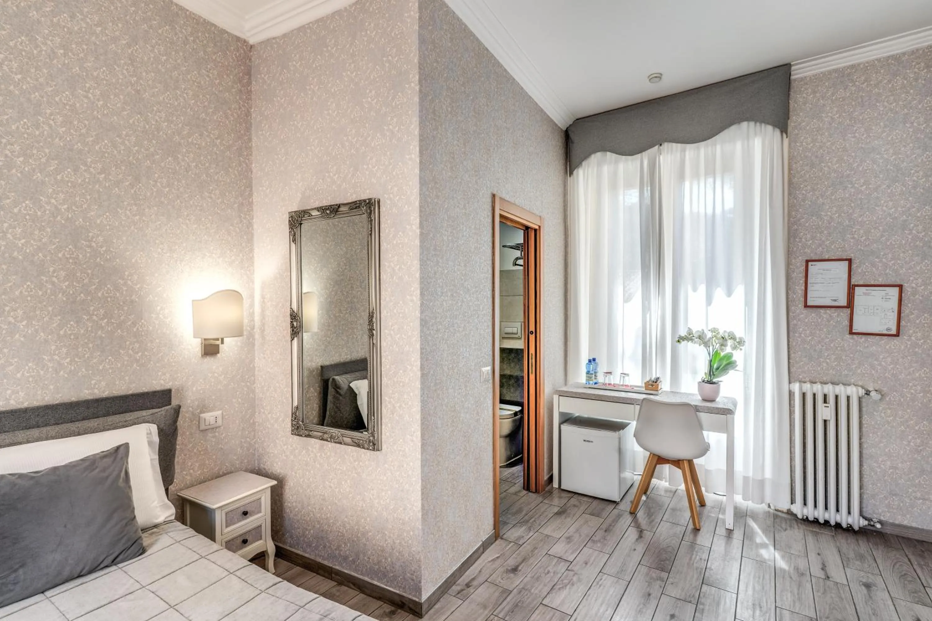 Bedroom, Bed in Marta Inn