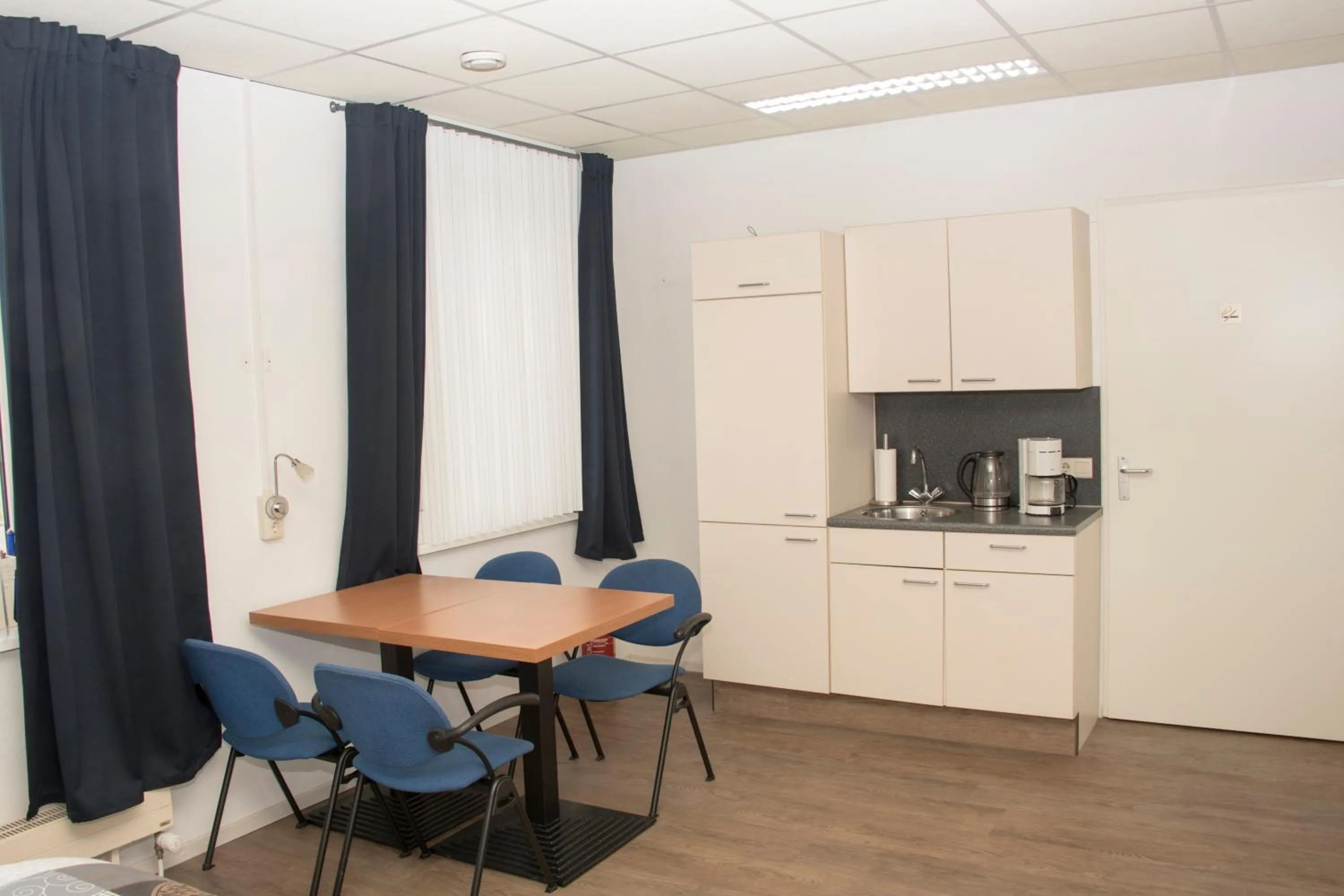 Kitchen or kitchenette in B & B Leudal