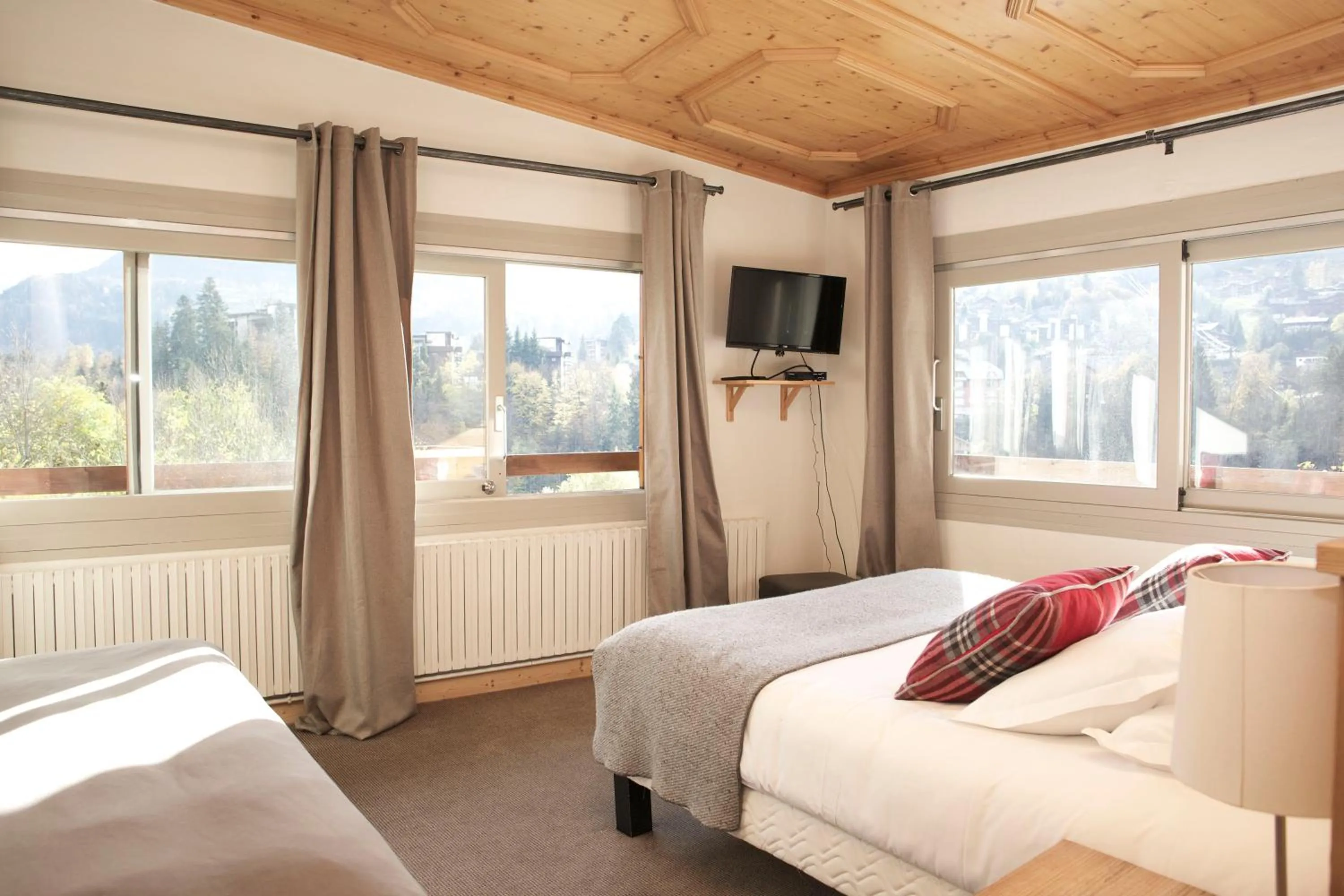 Bedroom, Bed in Hôtel Val d'Este