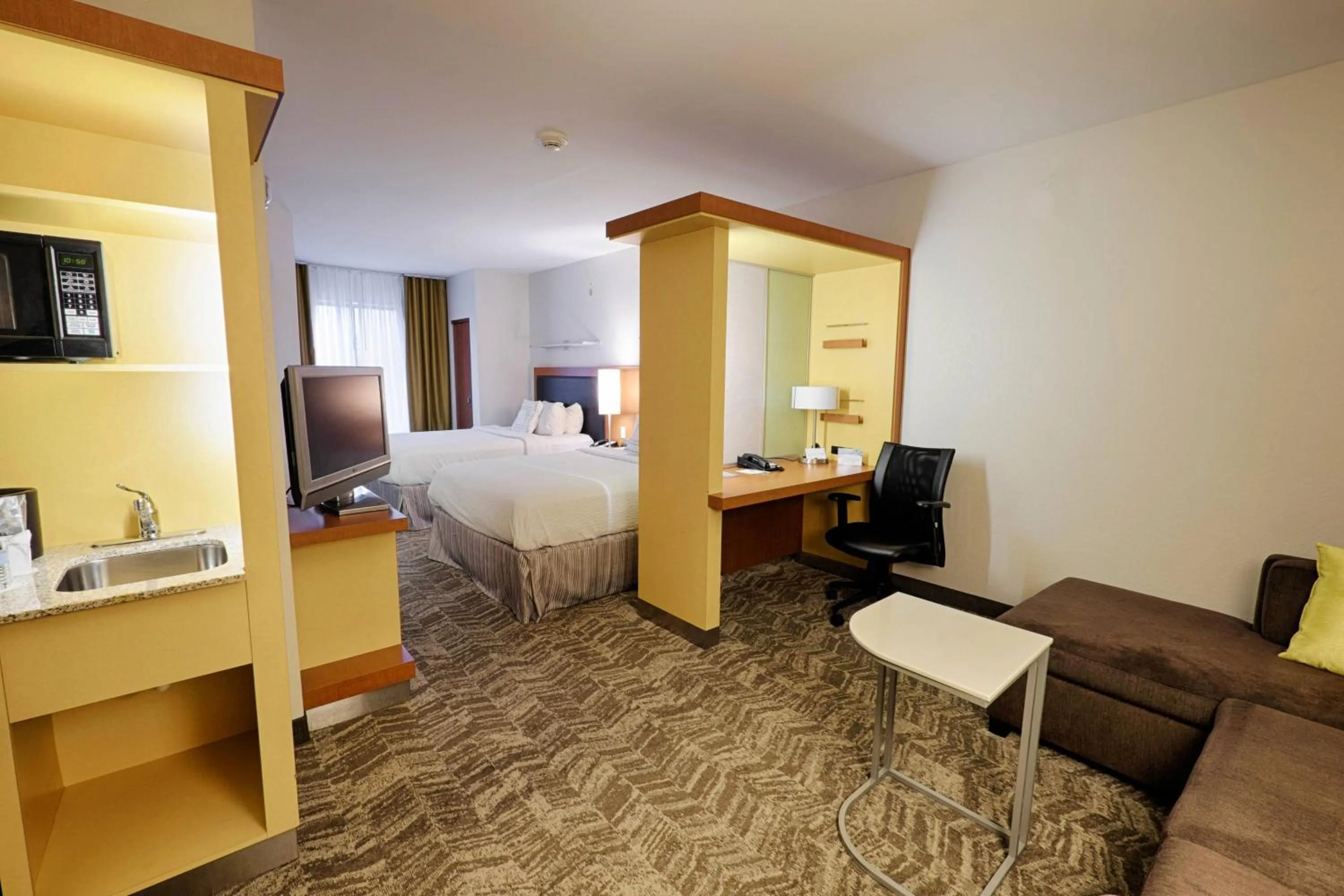 Photo of the whole room, Bed in SpringHill Suites by Marriott Albany Latham-Colonie