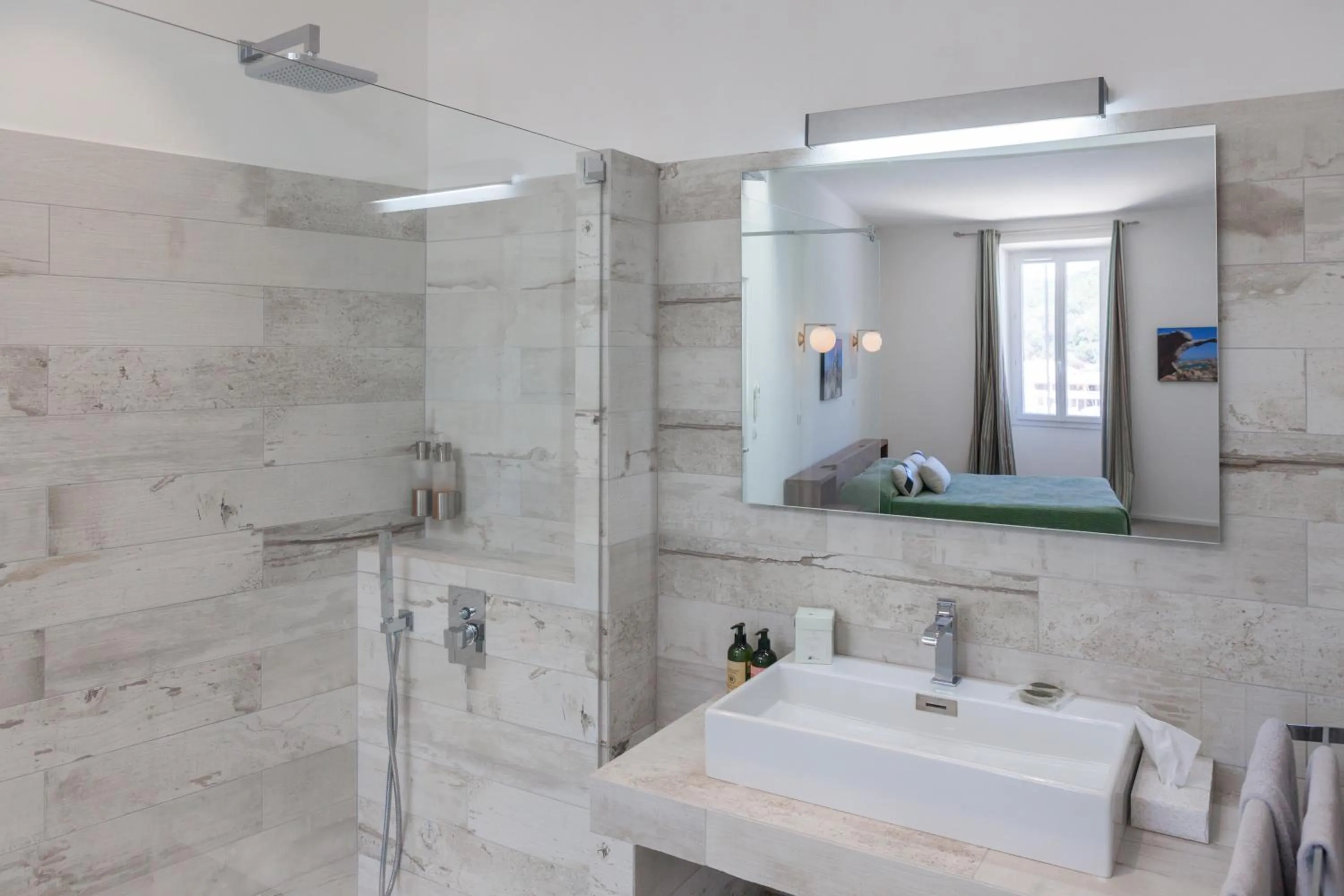 Bathroom in Les Appartements du Port