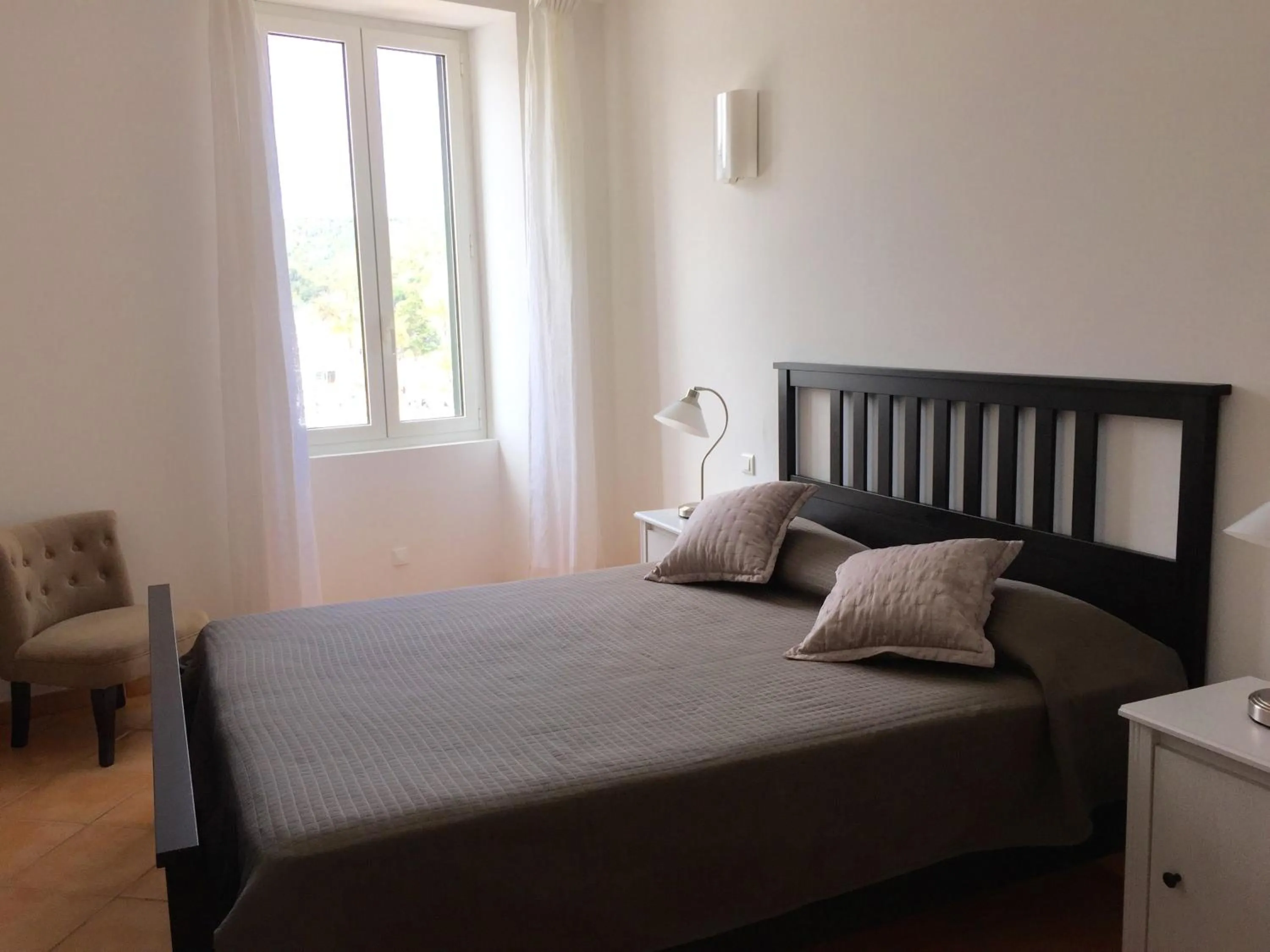 Photo of the whole room, Bed in Les Appartements du Port