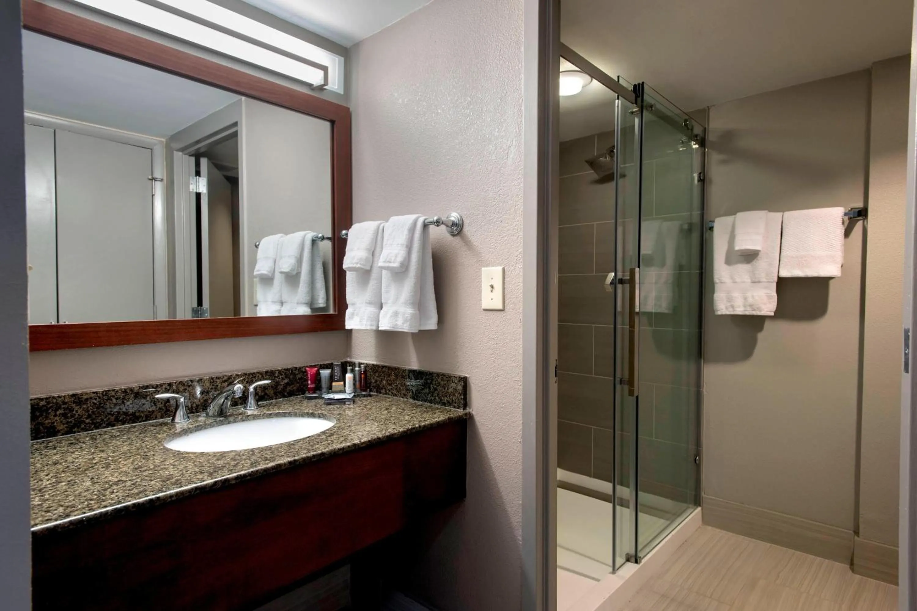 Bathroom in Marriott Albany