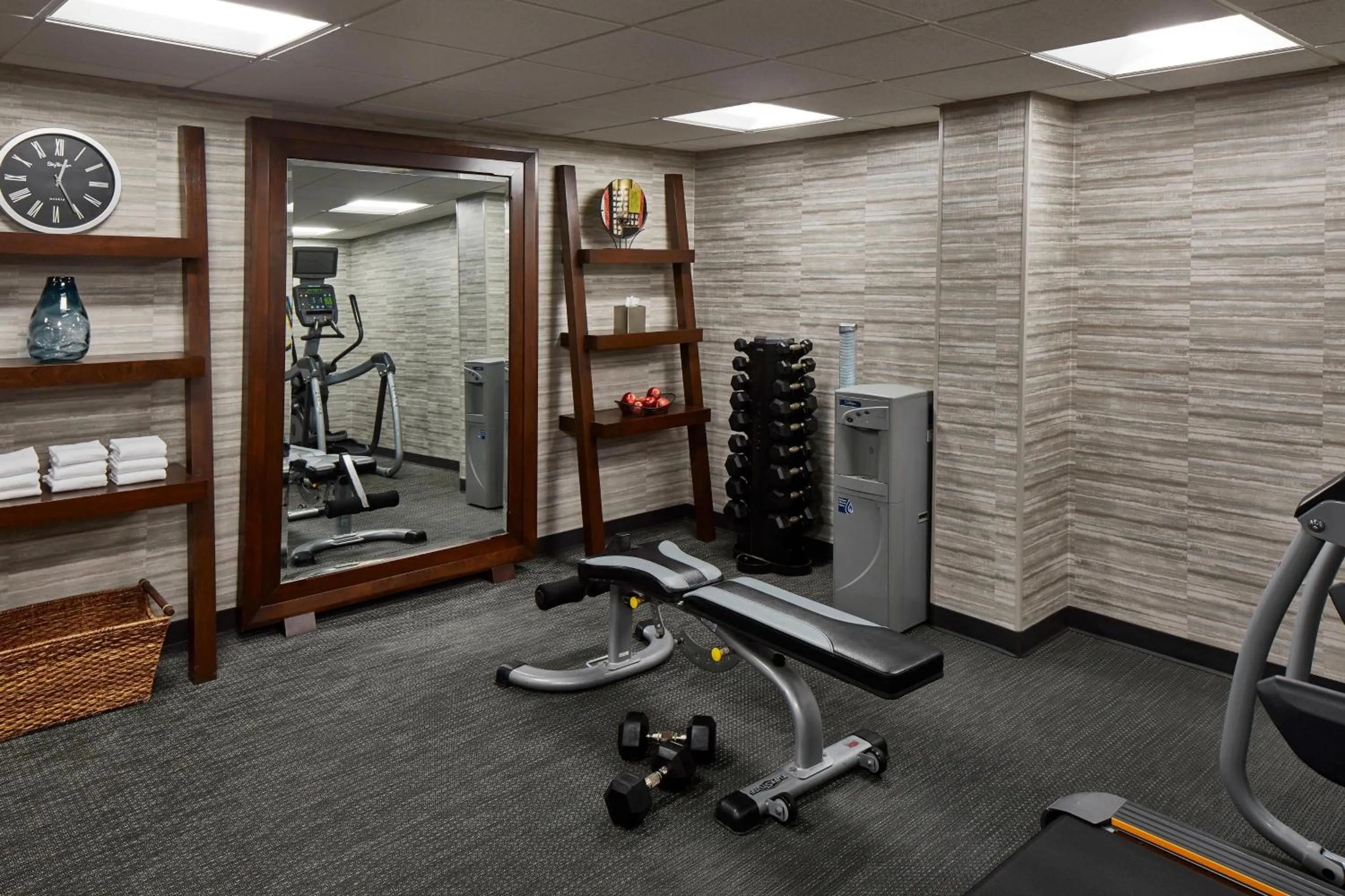 Fitness centre/facilities in Courtyard by Marriott Albany Thruway
