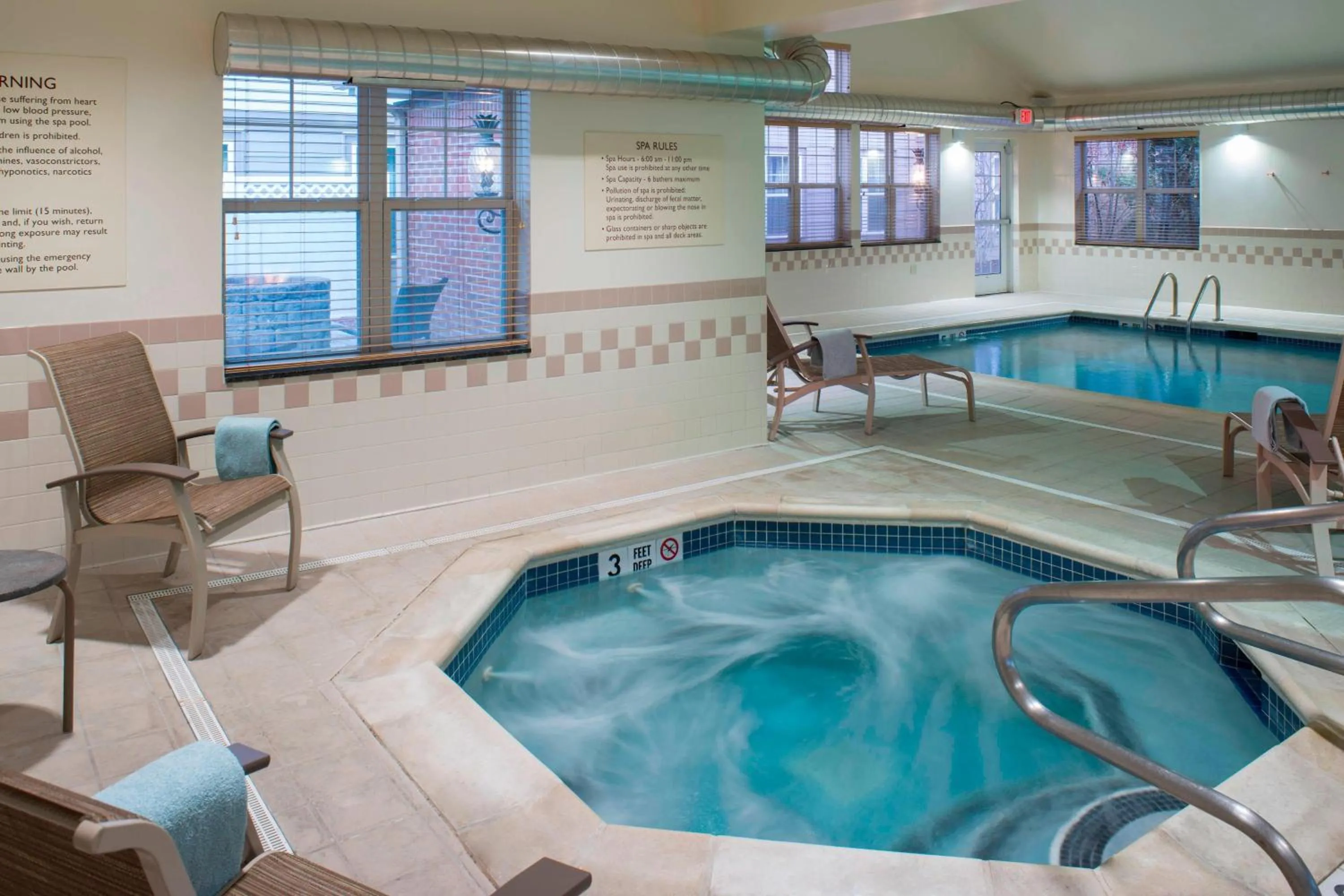 Swimming pool in Residence Inn by Marriott Saratoga Springs