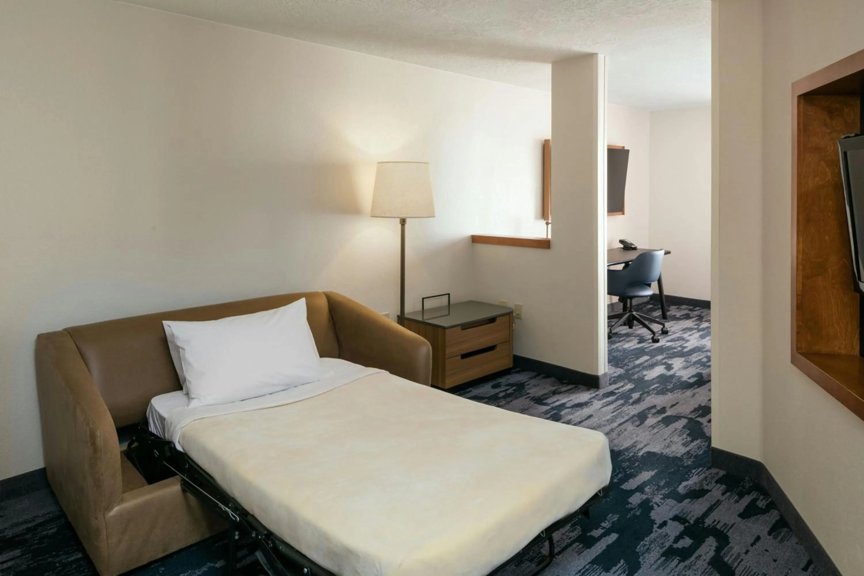 Bedroom, Bed in Fairfield Inn & Suites by Marriott Anchorage Midtown
