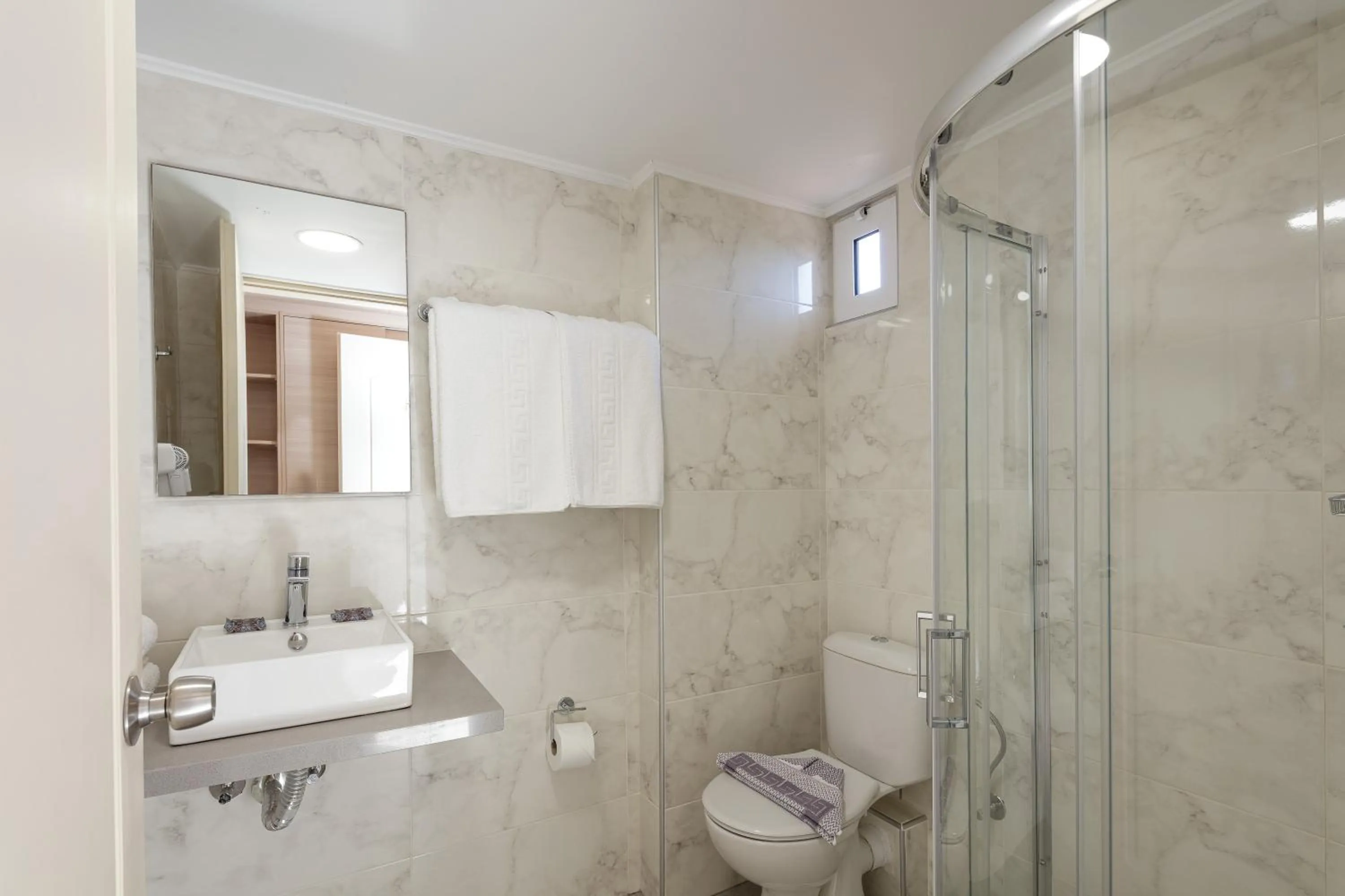 Shower in Rethymno Village