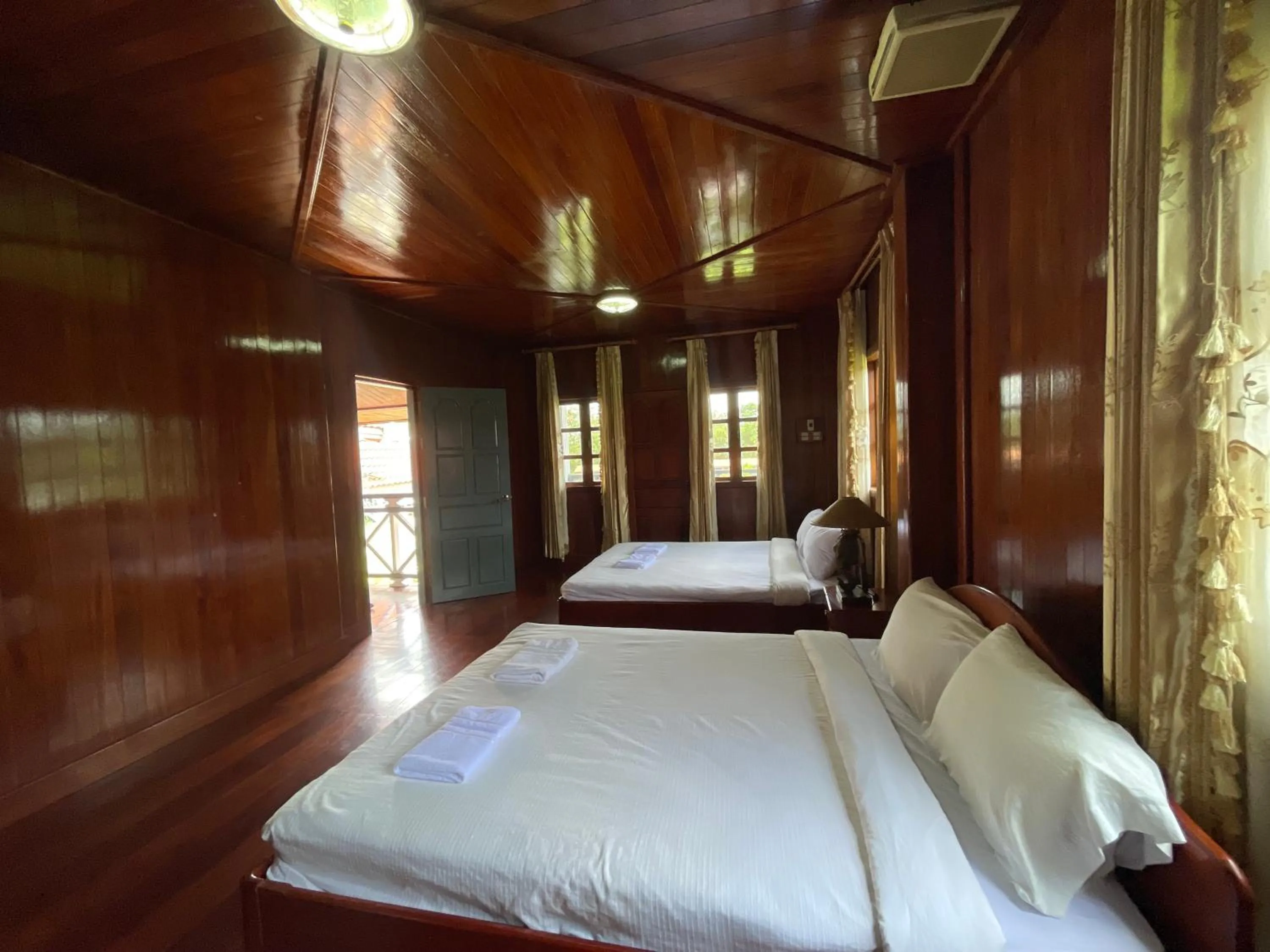 Photo of the whole room, Bed in Nakai Resort
