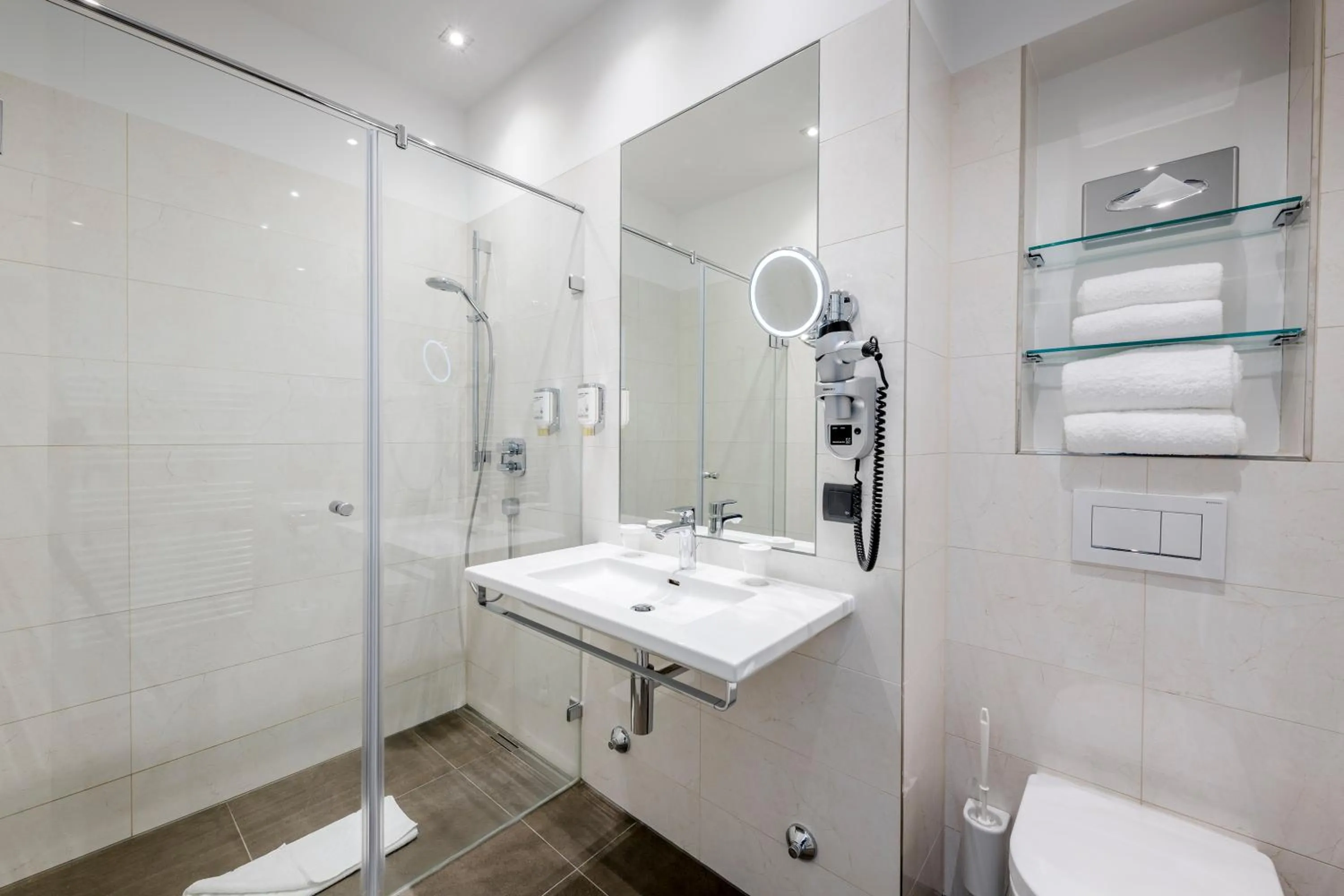 Bathroom in IMLAUER Hotel Nestroy Wien