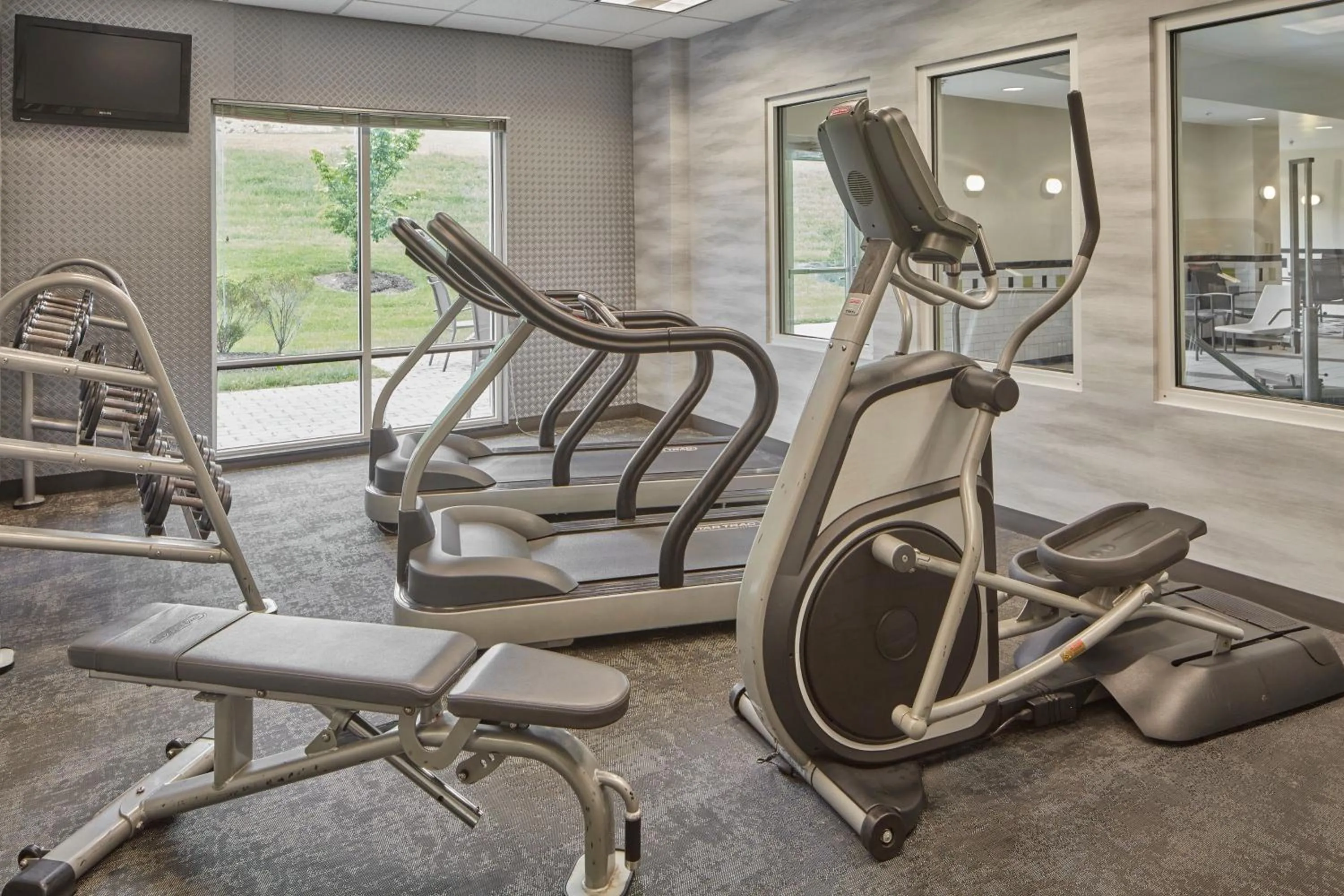 Fitness centre/facilities in Fairfield Inn & Suites Bedford