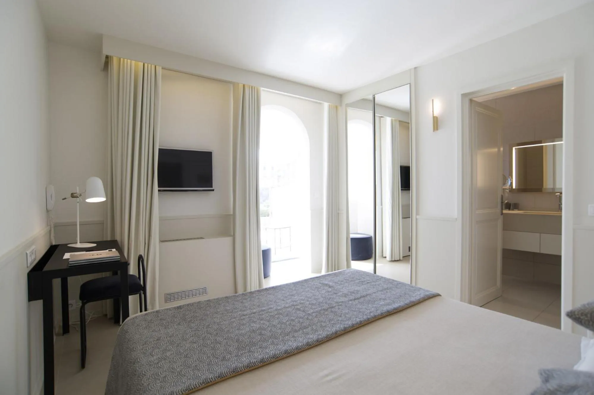 Photo of the whole room, Bed in Hotel Spa Genovese