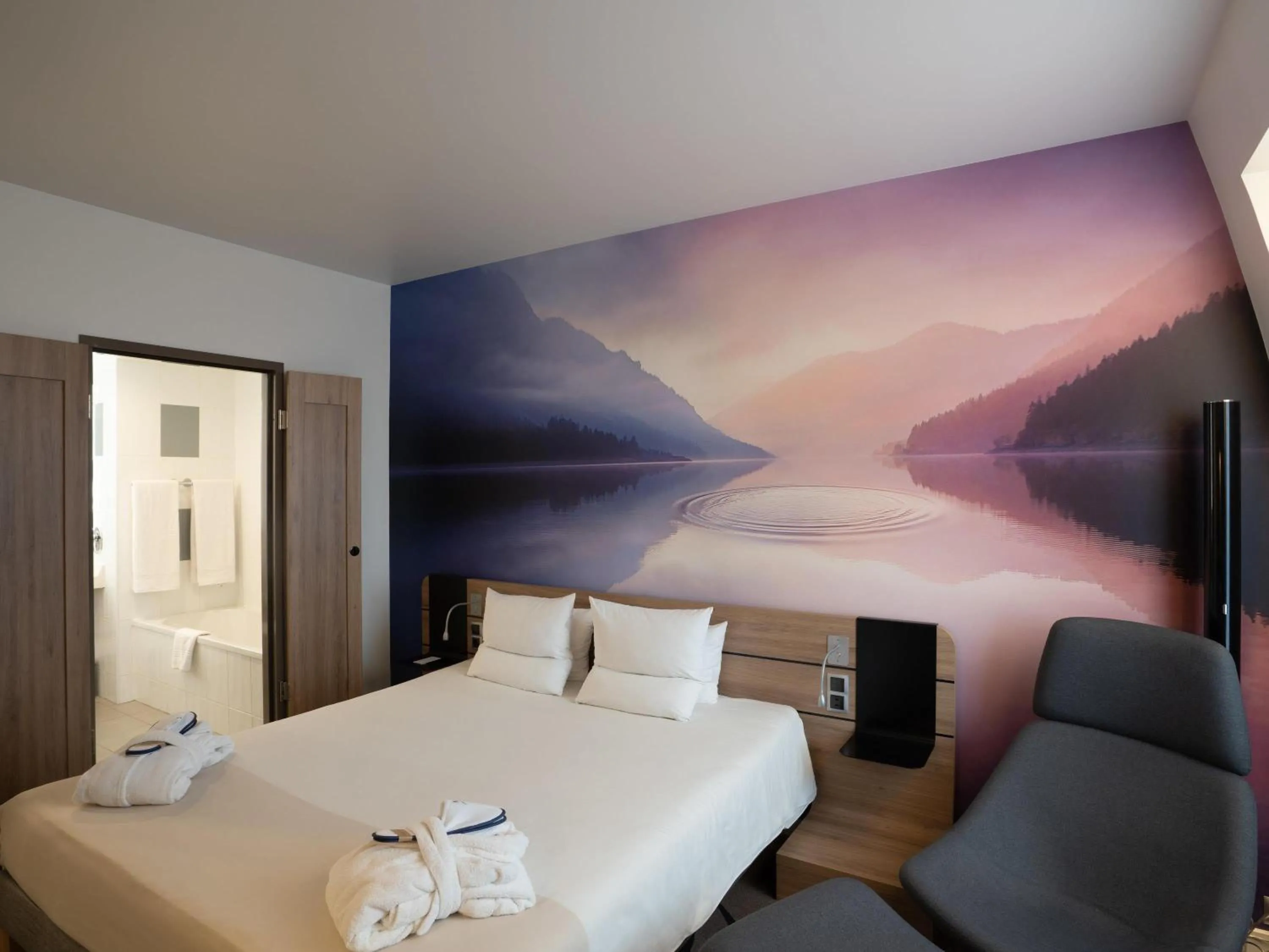 Bedroom, Bed in Novotel Vilnius Centre