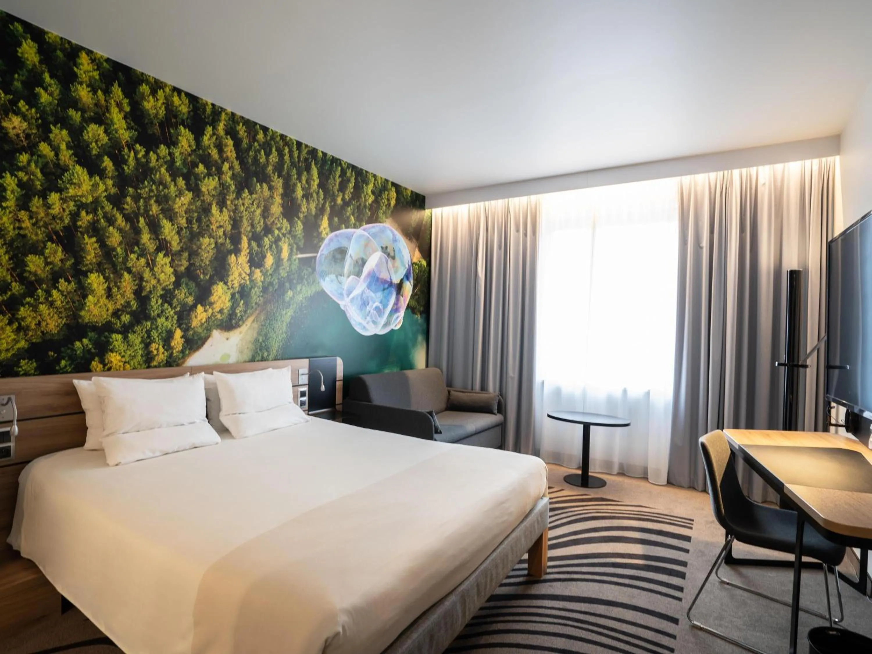 Bedroom, Bed in Novotel Vilnius Centre