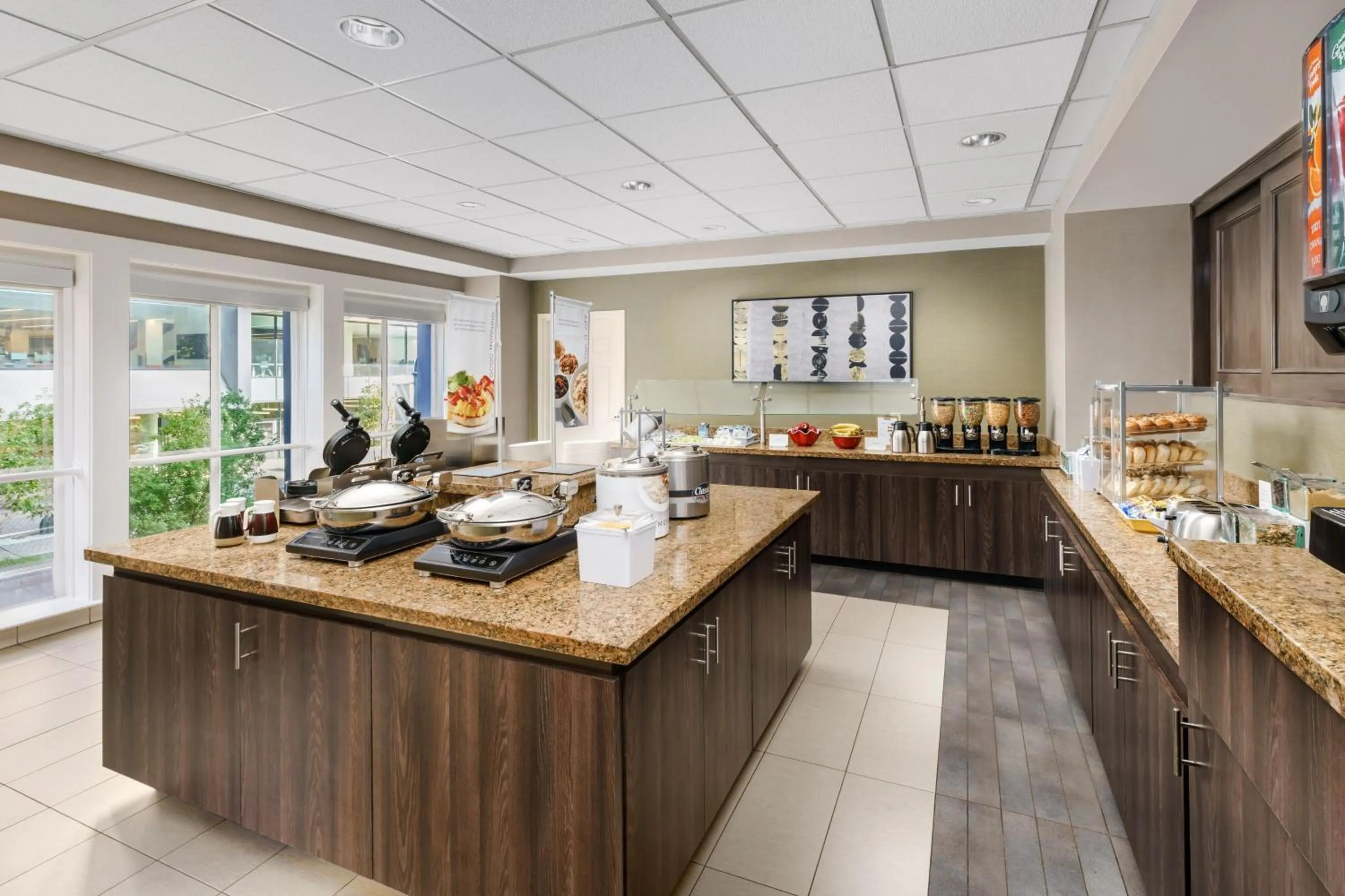 Breakfast in Residence Inn Atlanta Downtown