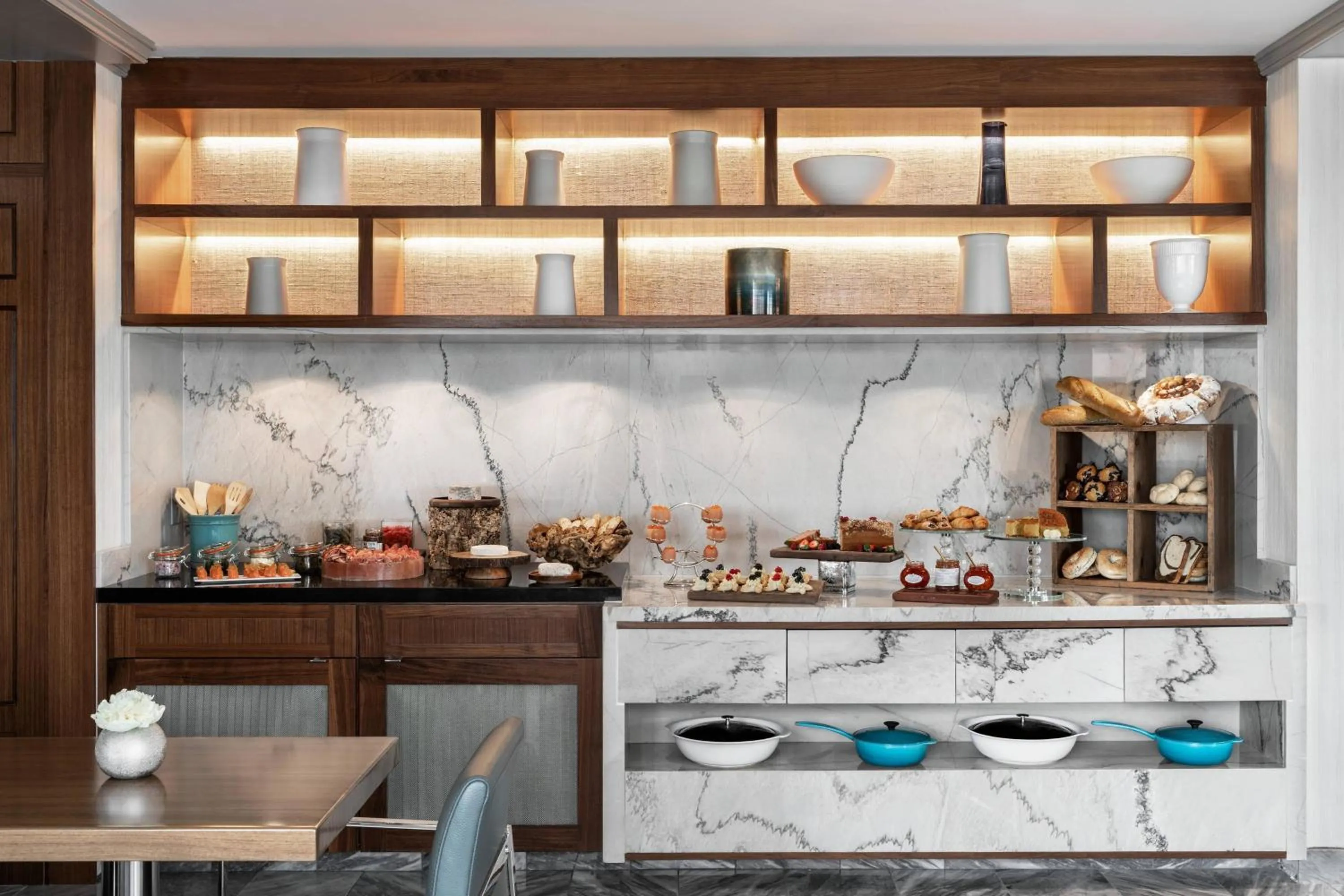 Lounge or bar in The Ritz-Carlton Atlanta