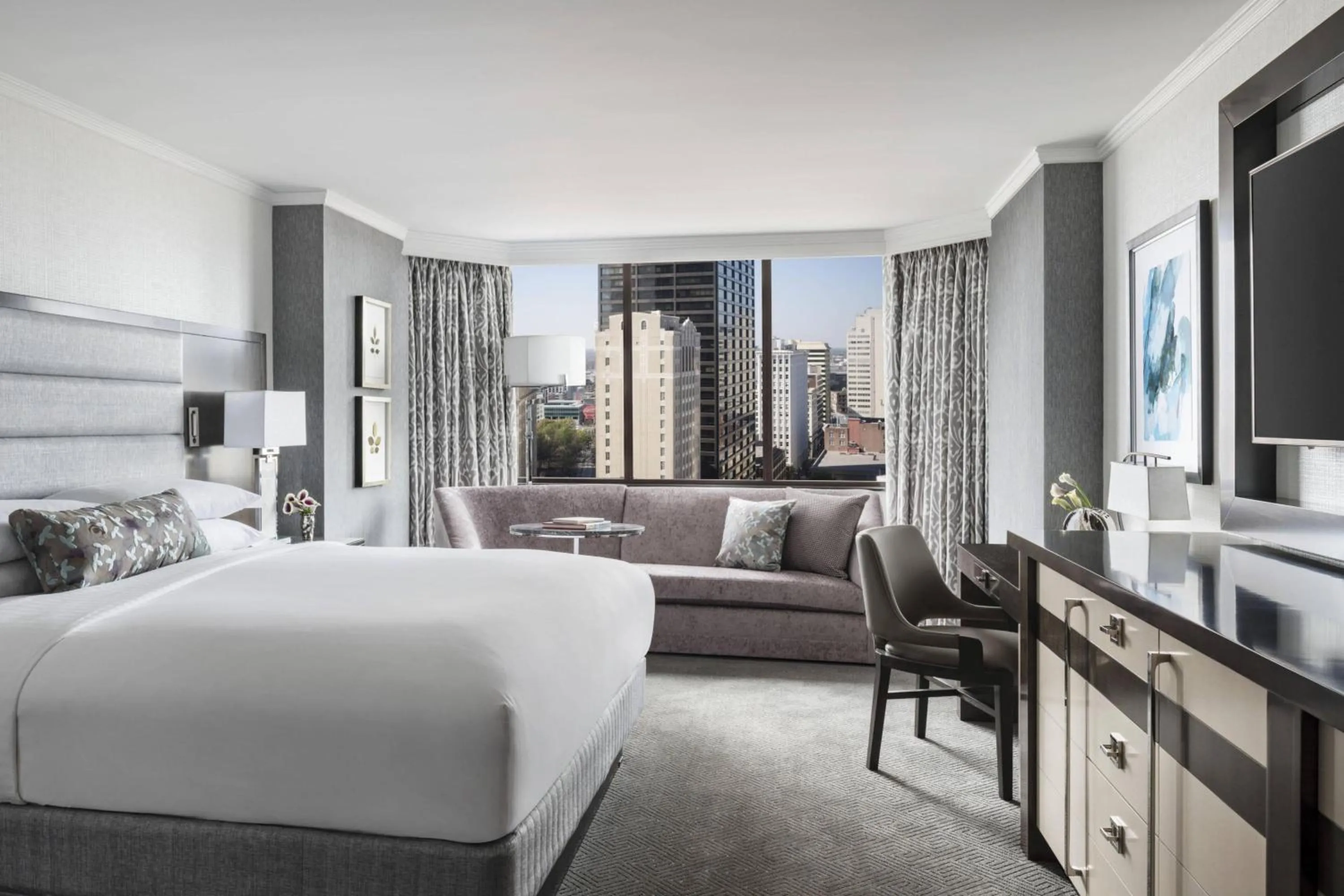 Photo of the whole room, Bed in The Ritz-Carlton Atlanta