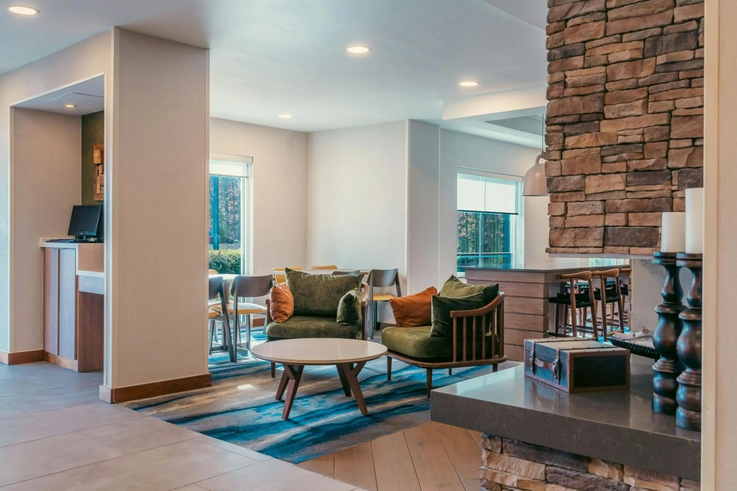 Lobby or reception in Fairfield Inn & Suites by Marriott Atlanta Kennesaw