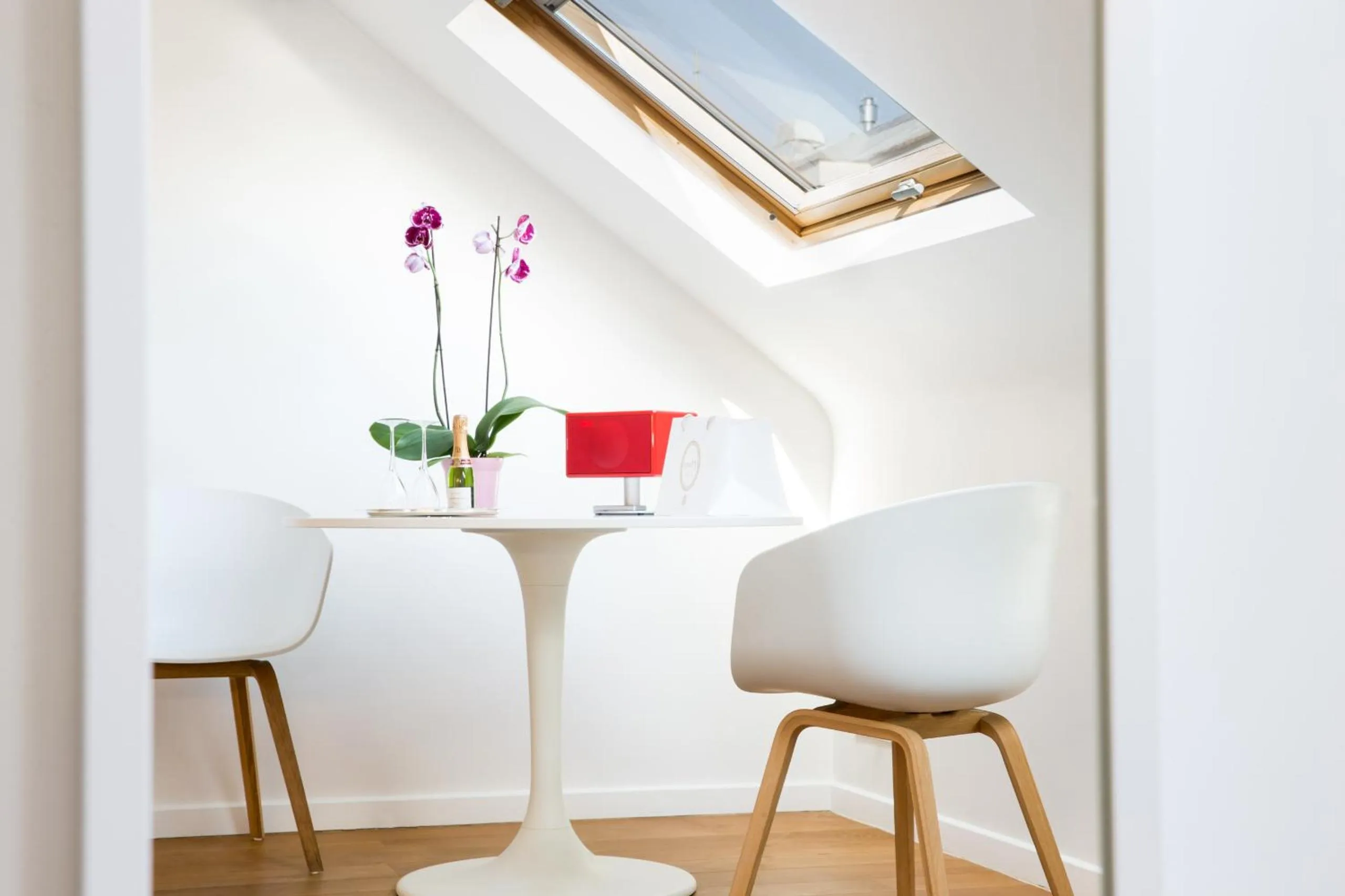 Seating area in B&B X2Brussels