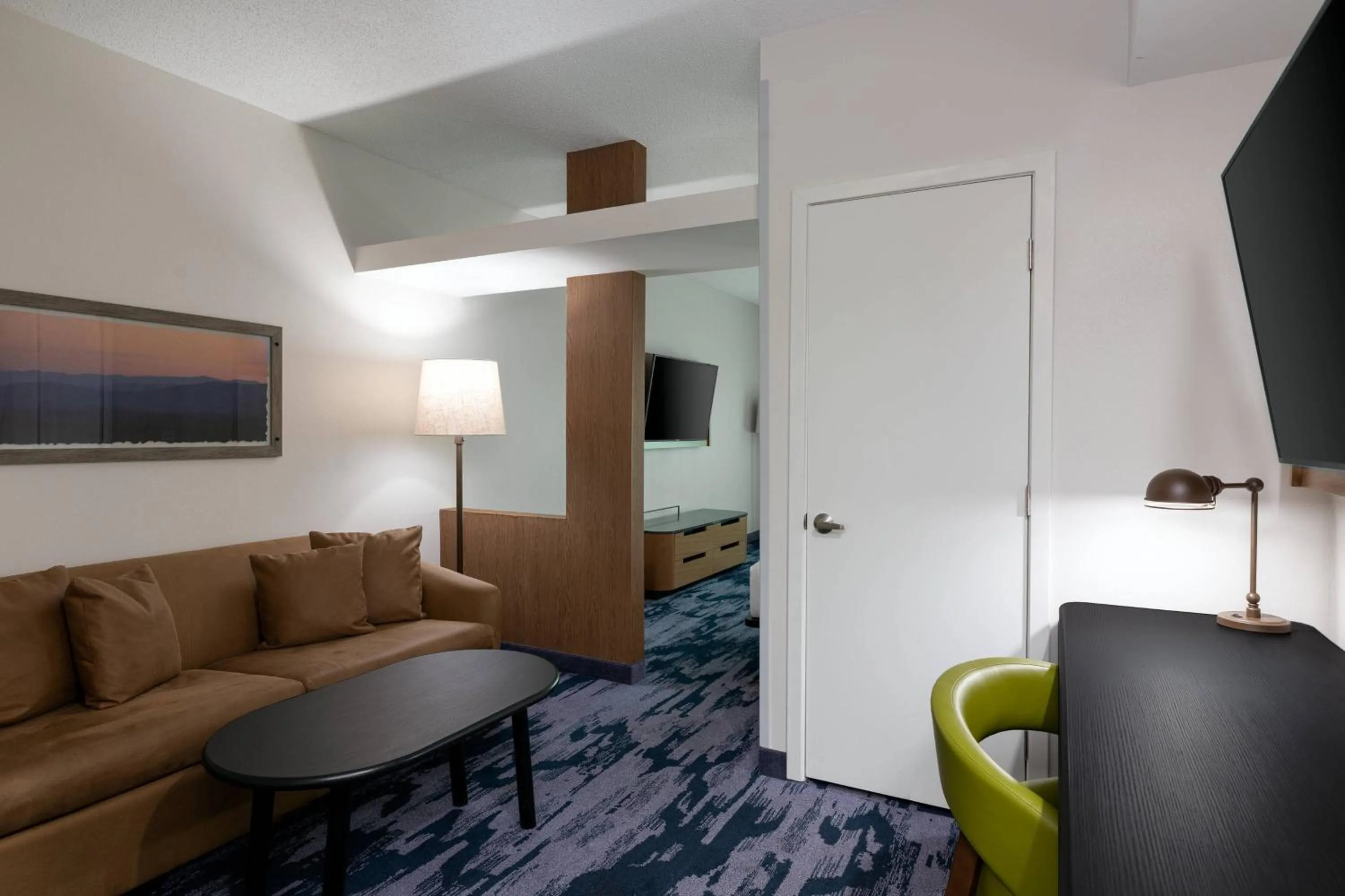 Living room in Fairfield Inn & Suites by Marriott Atlanta Stonecrest