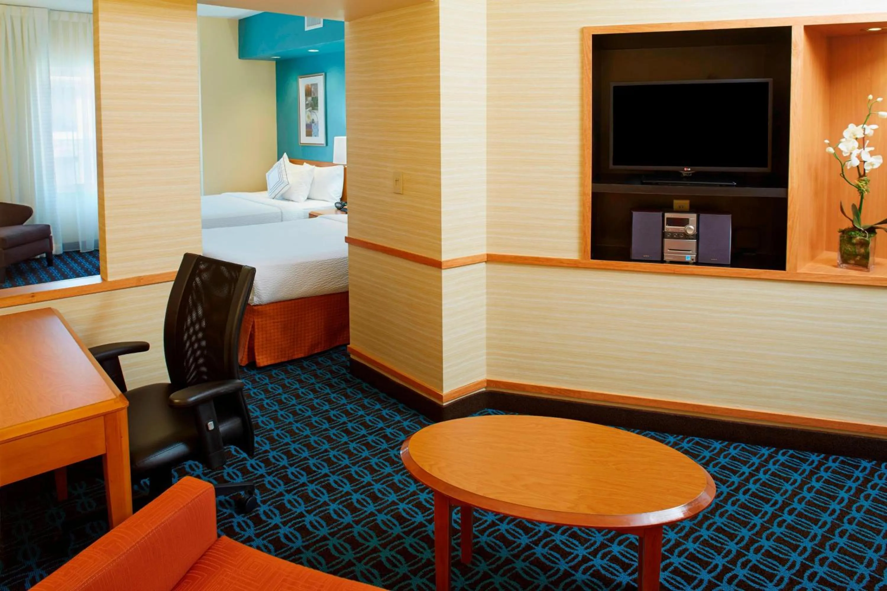 Photo of the whole room, Bed in Fairfield Inn & Suites by Marriott Atlanta Stonecrest