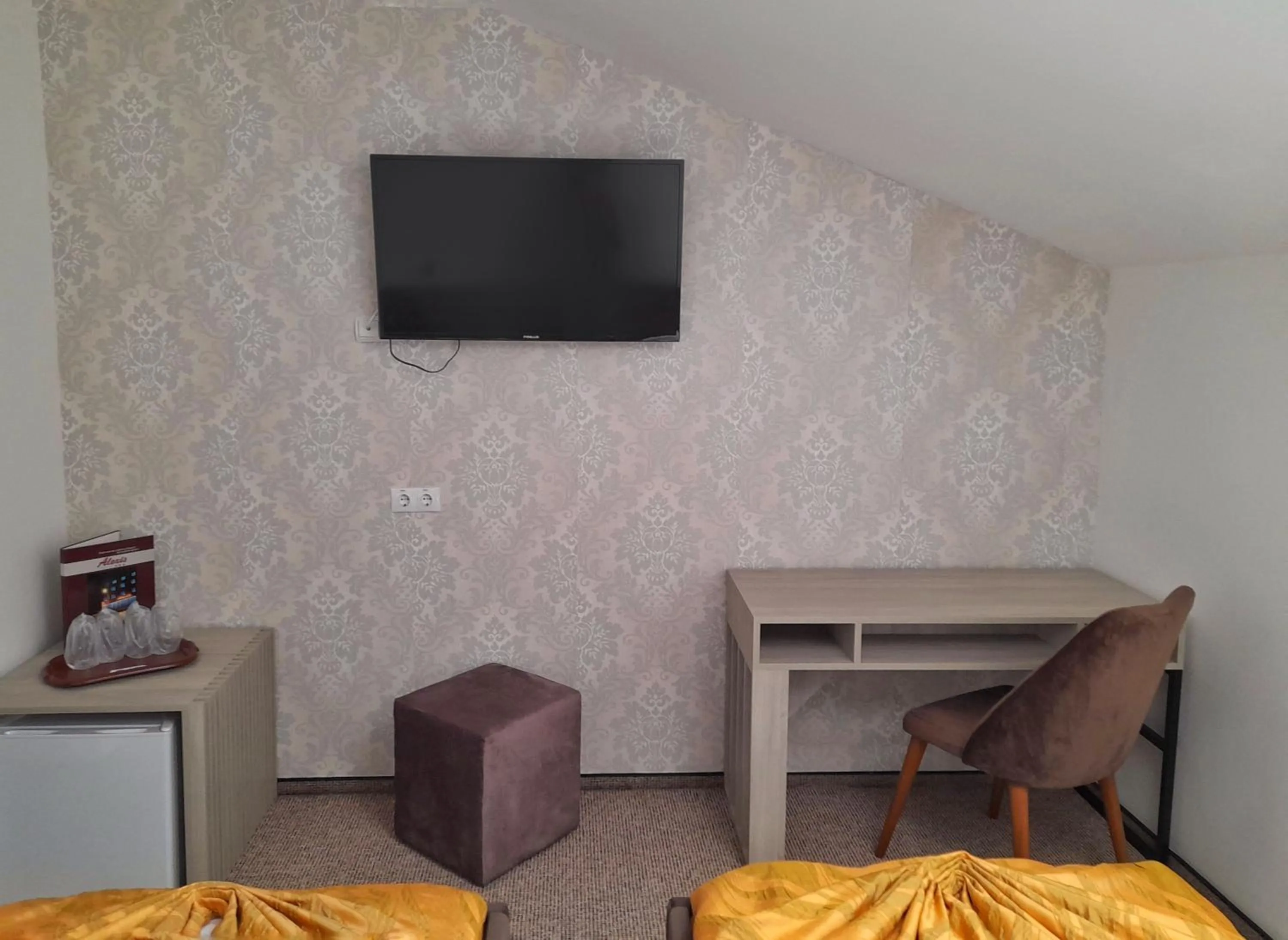 TV and multimedia, Bed in Hotel Alexis