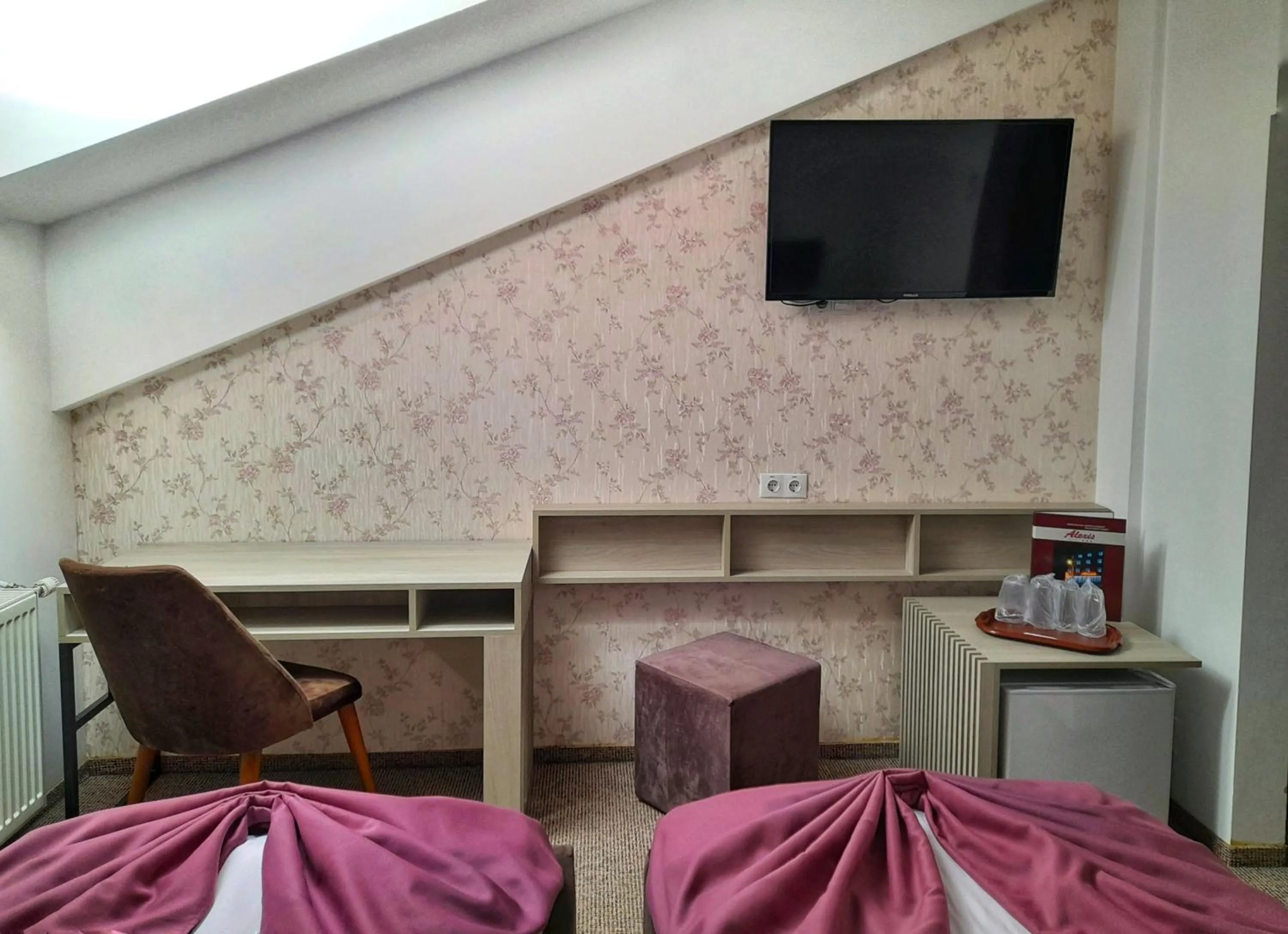 TV and multimedia, Bed in Hotel Alexis