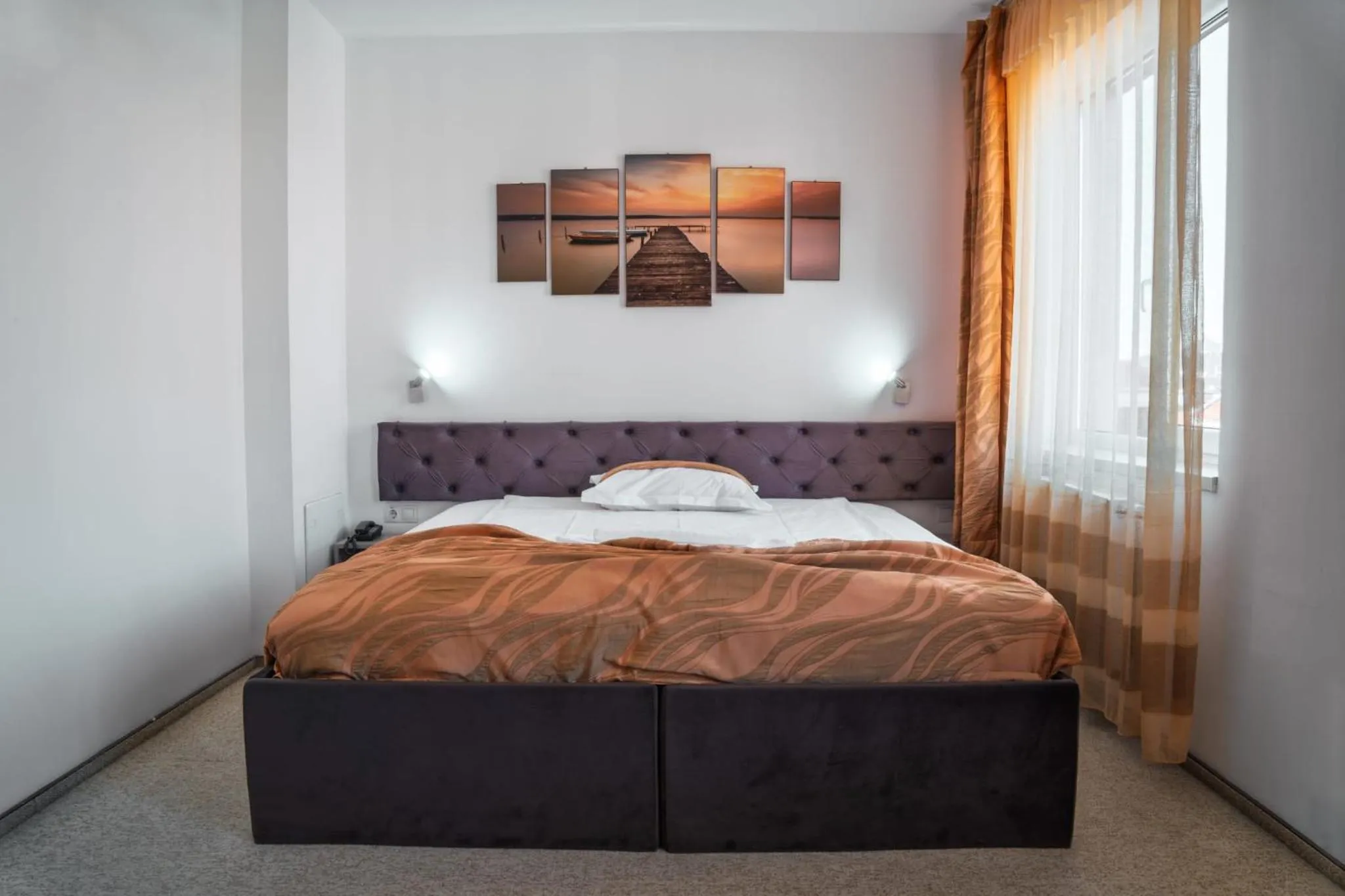 Photo of the whole room, Bed in Hotel Alexis