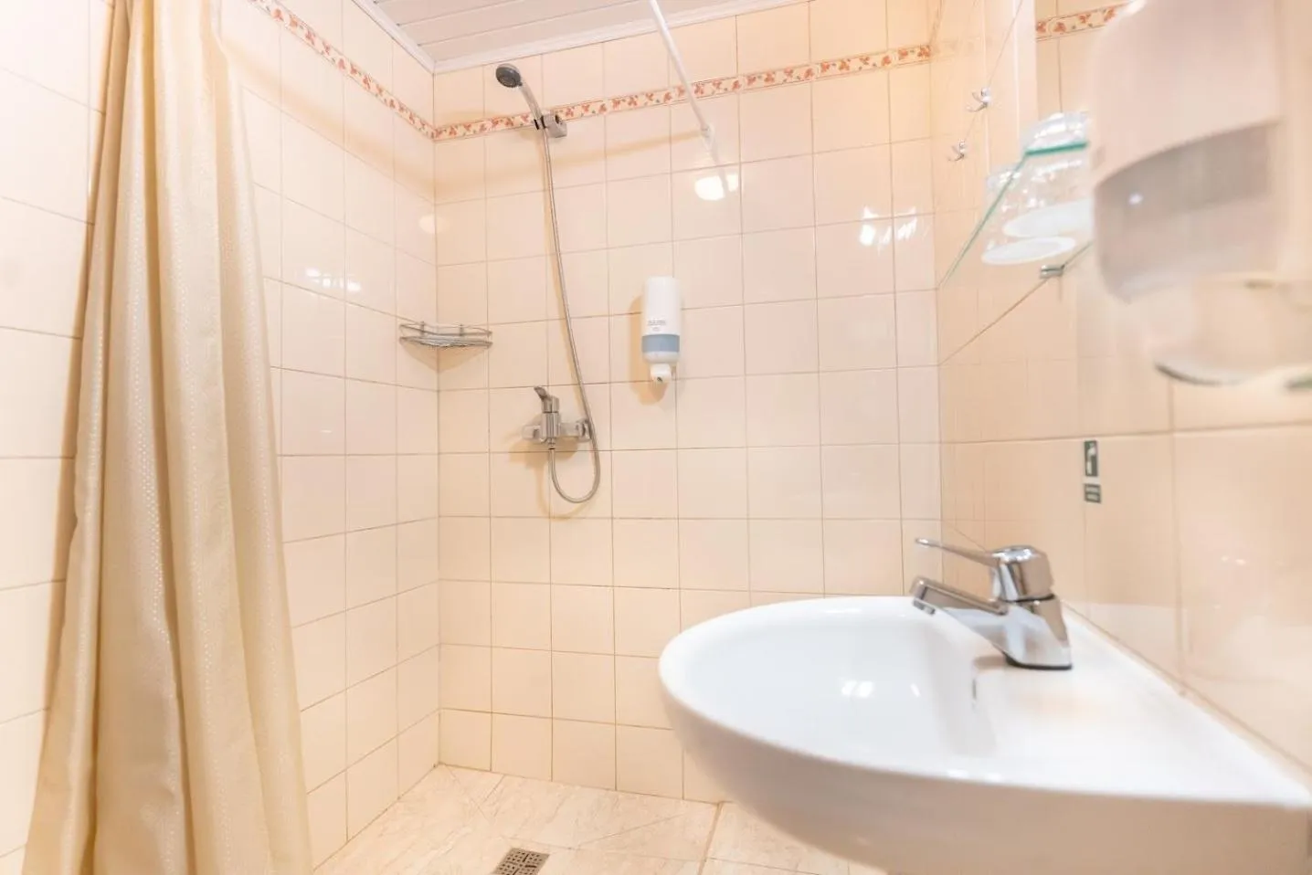 Bathroom in ARIBĖ Hotel Klaipėda, Free parking