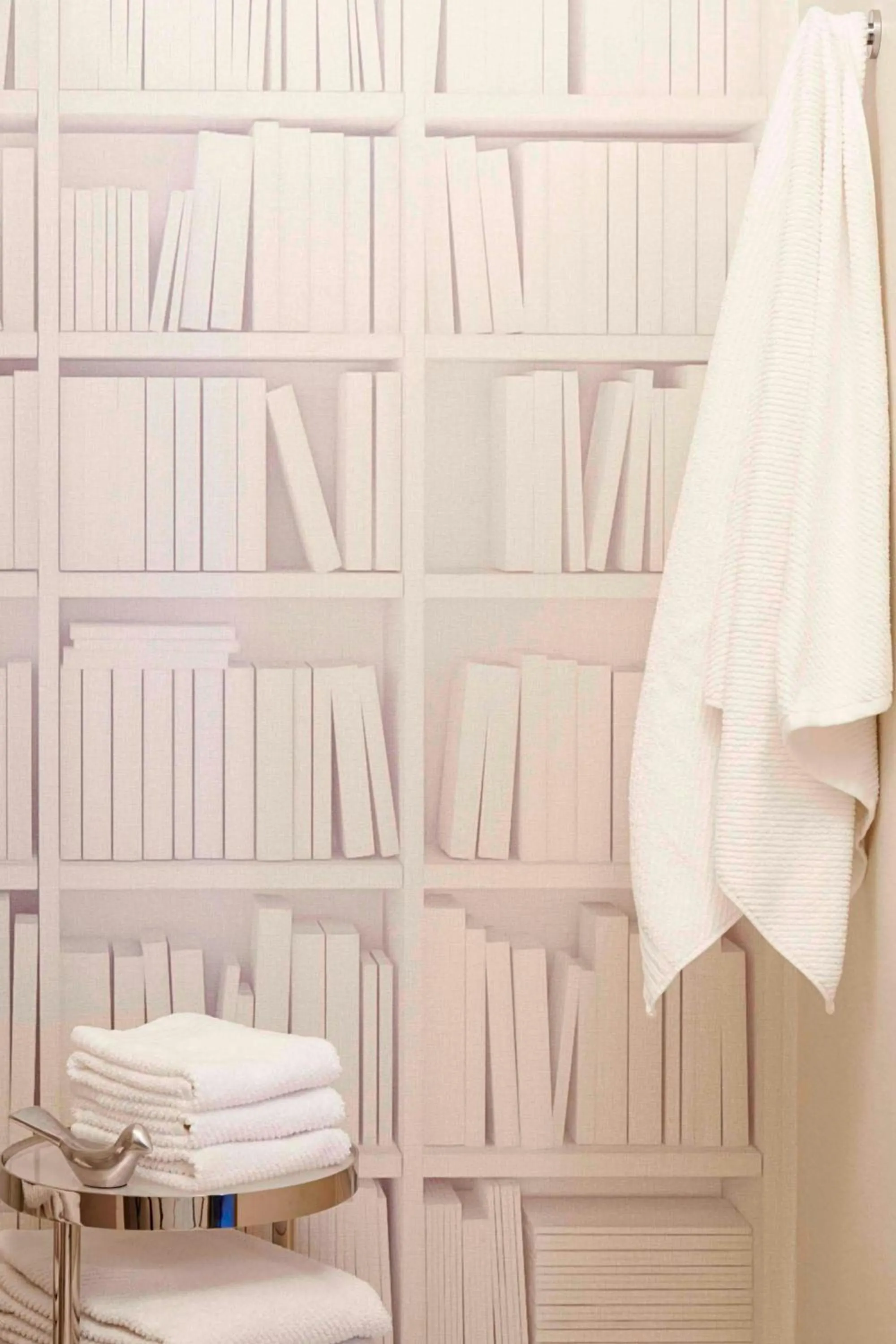 Bathroom in Renaissance Concourse Atlanta Airport Hotel