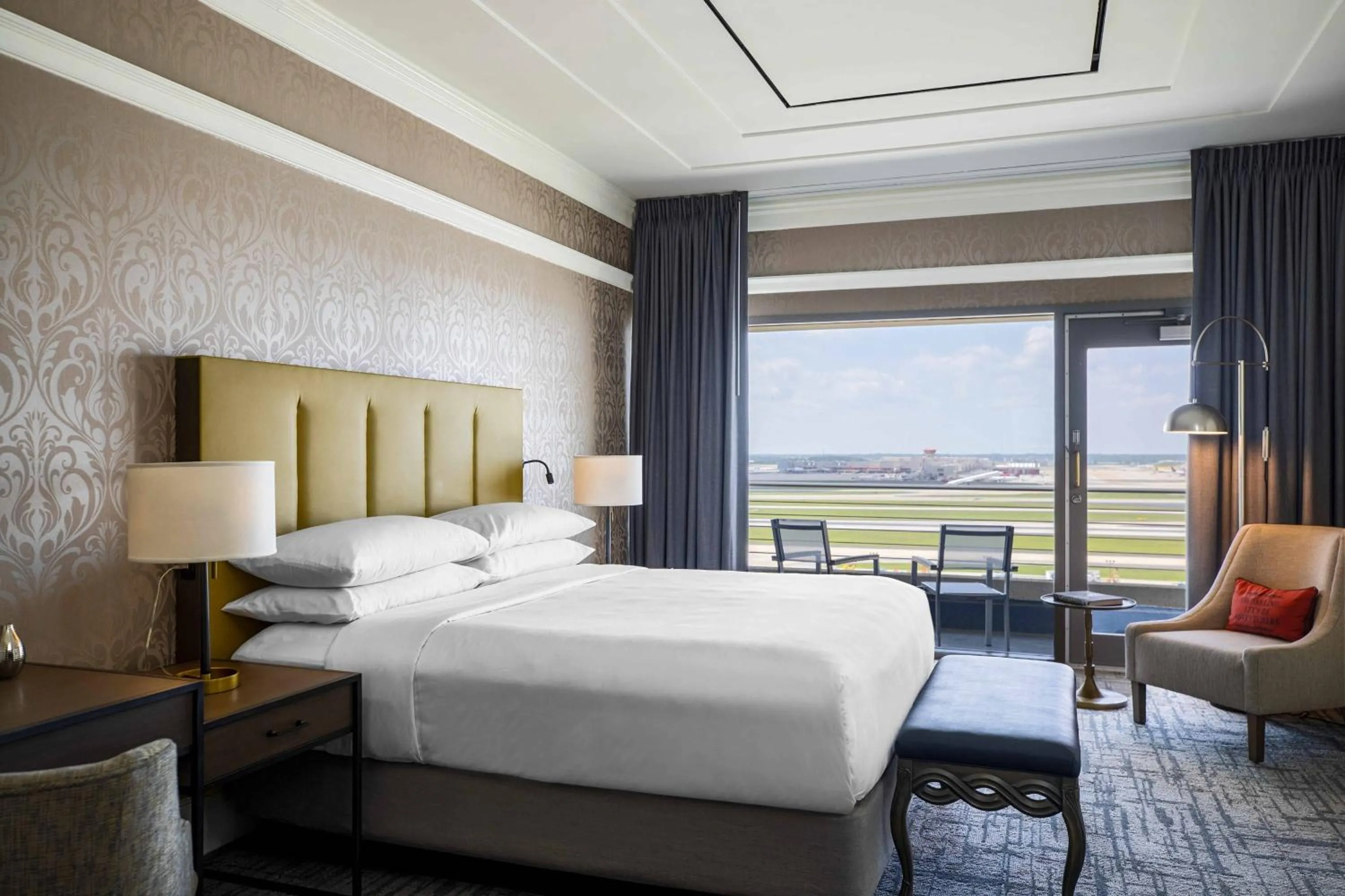 Bedroom, Bed in Renaissance Concourse Atlanta Airport Hotel