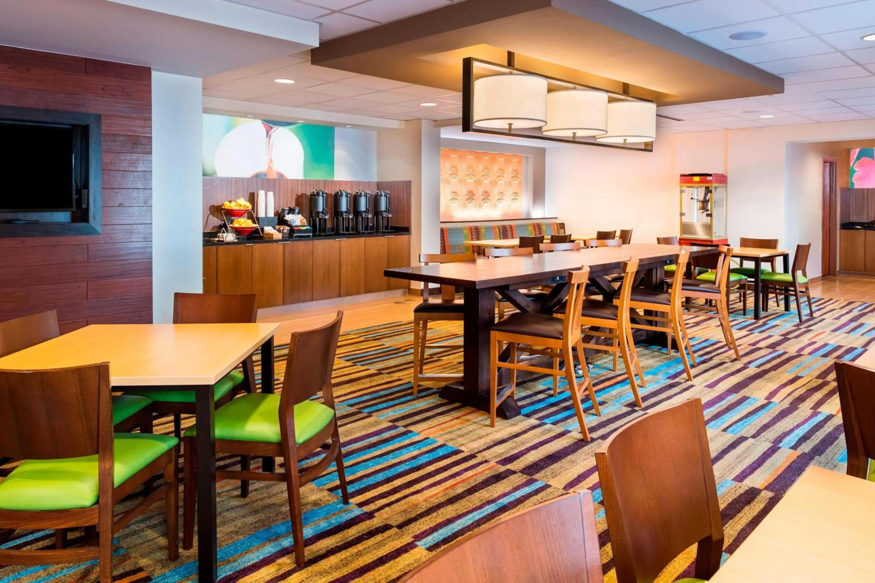 Breakfast in Fairfield Inn & Suites by Marriott Atlanta Perimeter Center