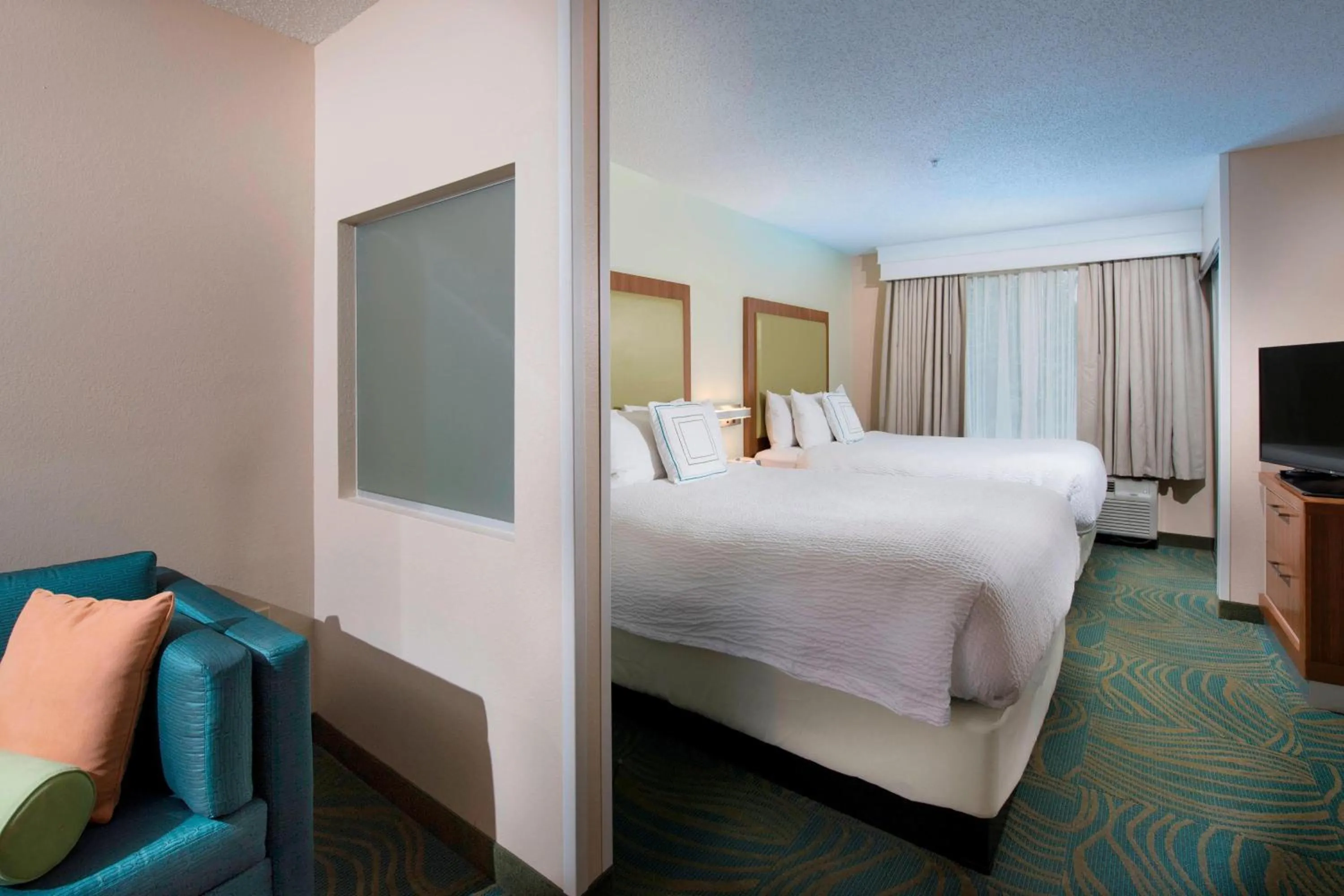 Bedroom, Bed in SpringHill Suites by Marriott Atlanta Alpharetta