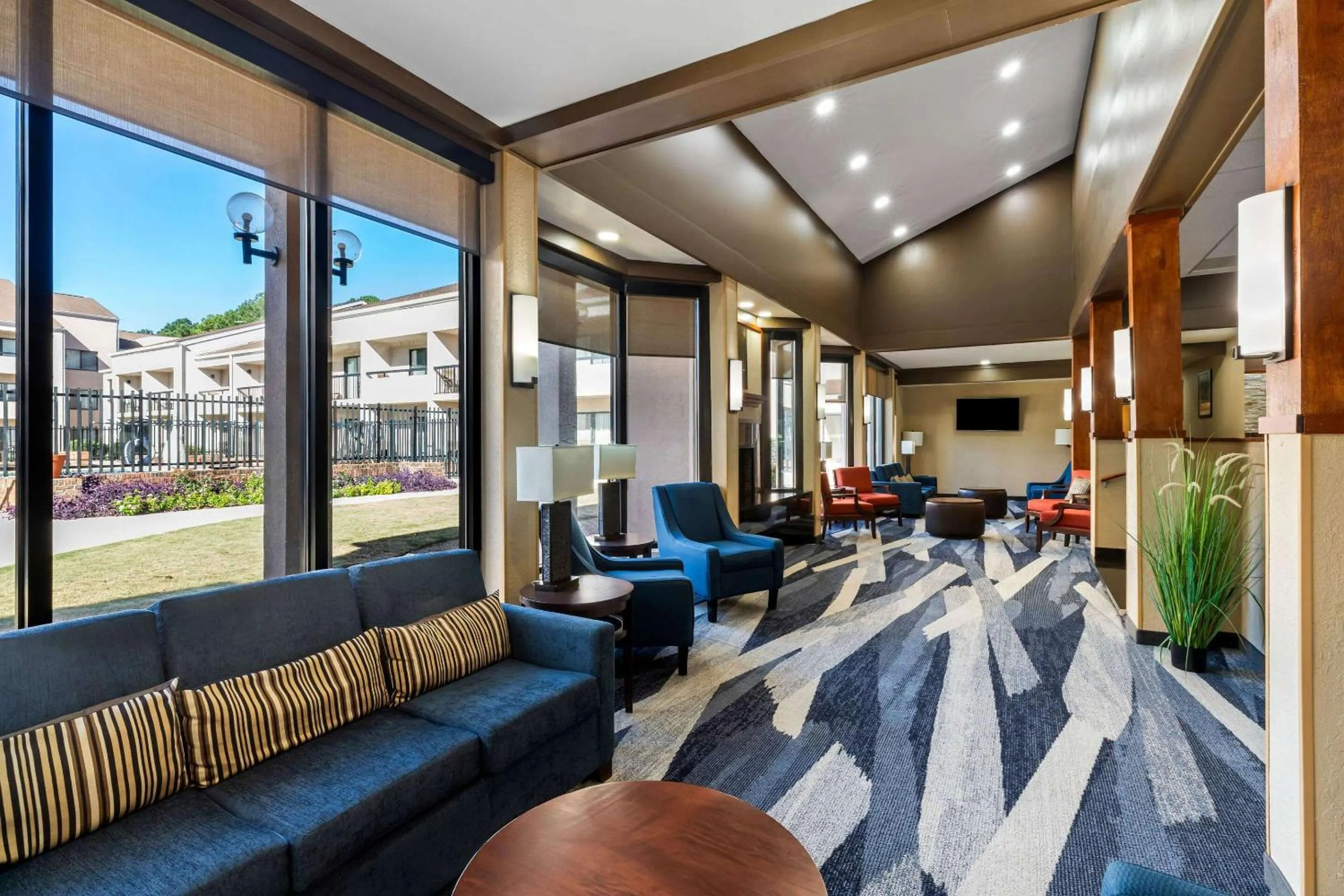 Lobby or reception in Comfort Inn Roswell-Dunwoody