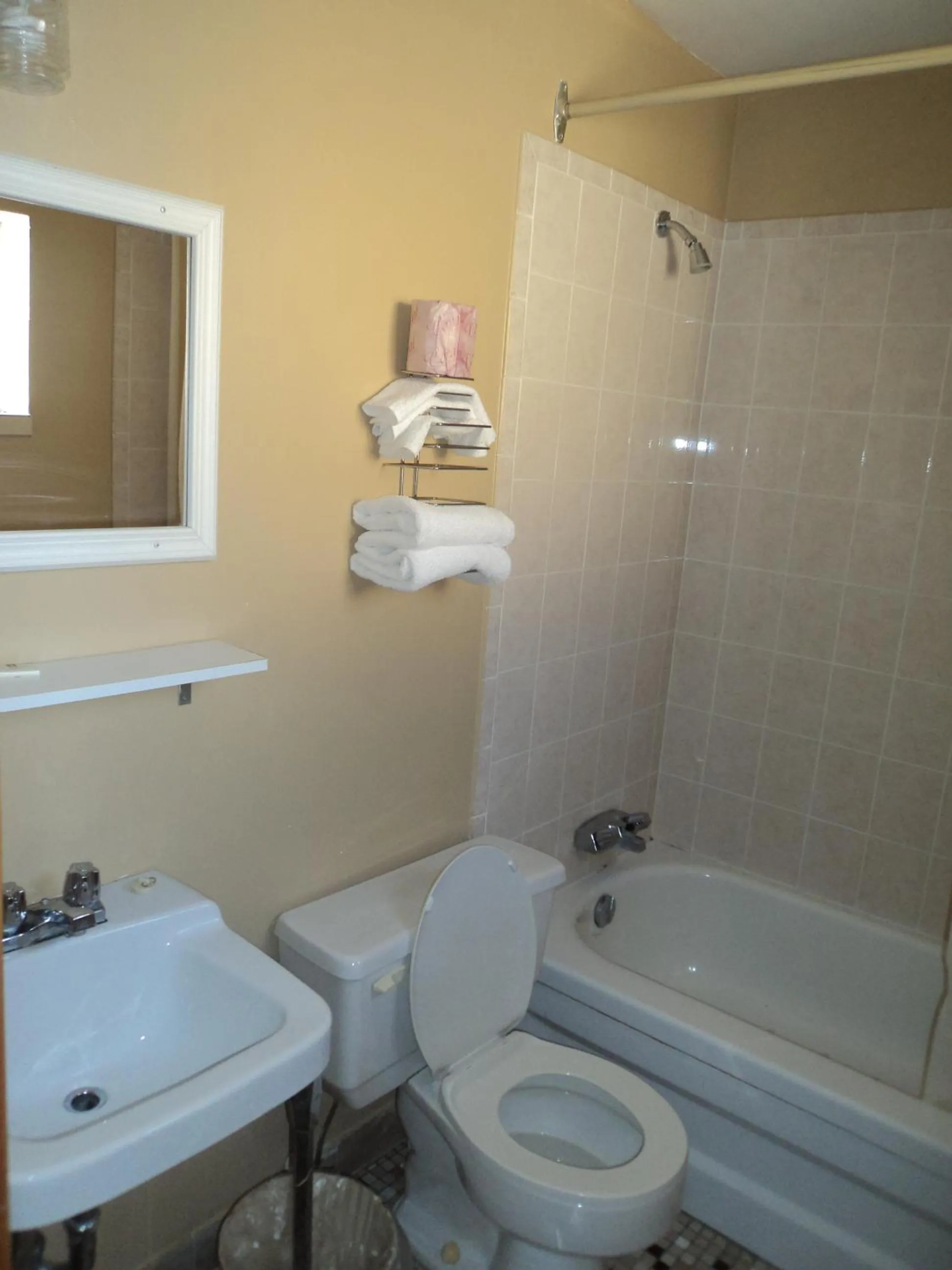 Oasis Motel by The Falls