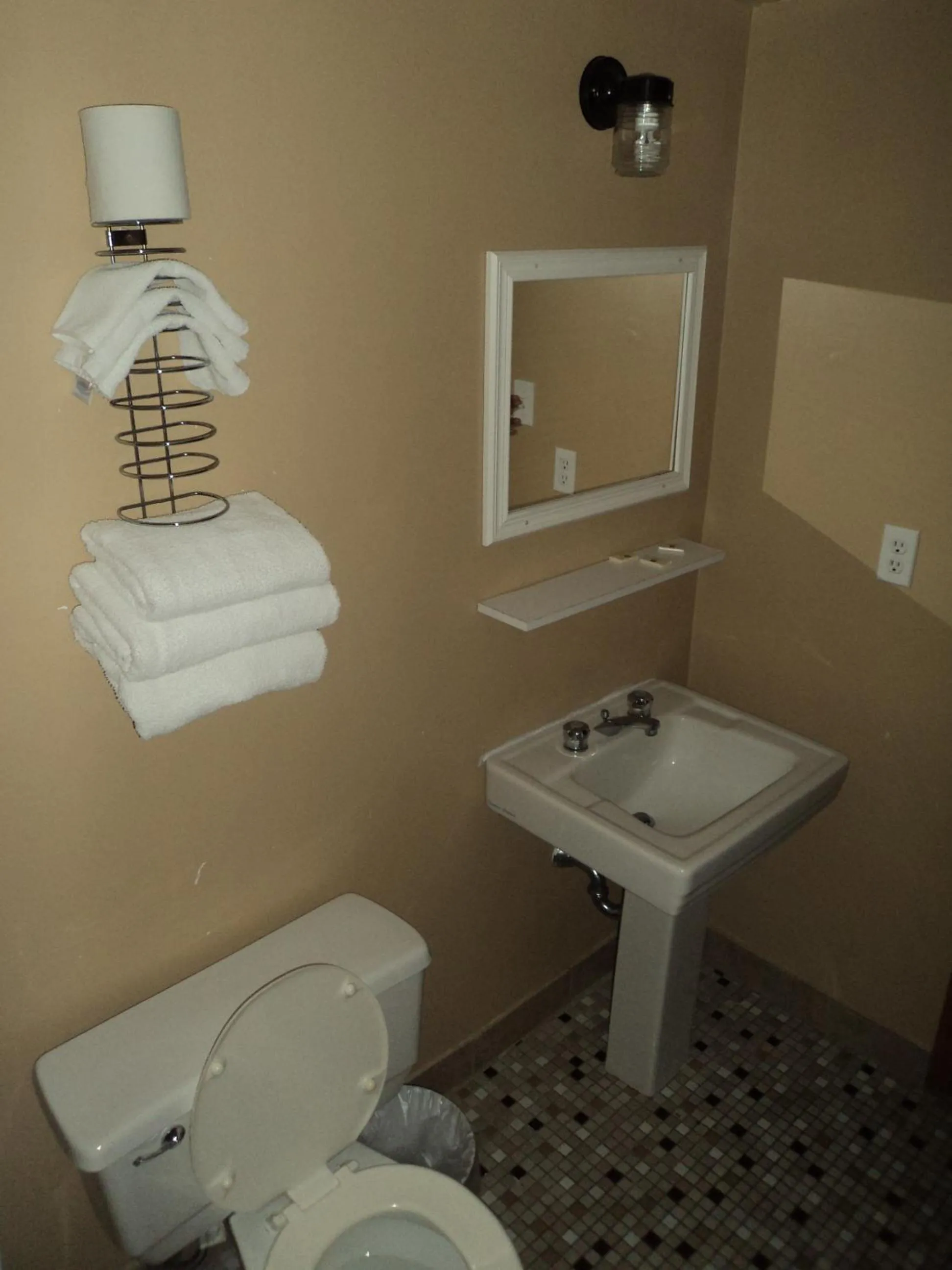 Oasis Motel by The Falls