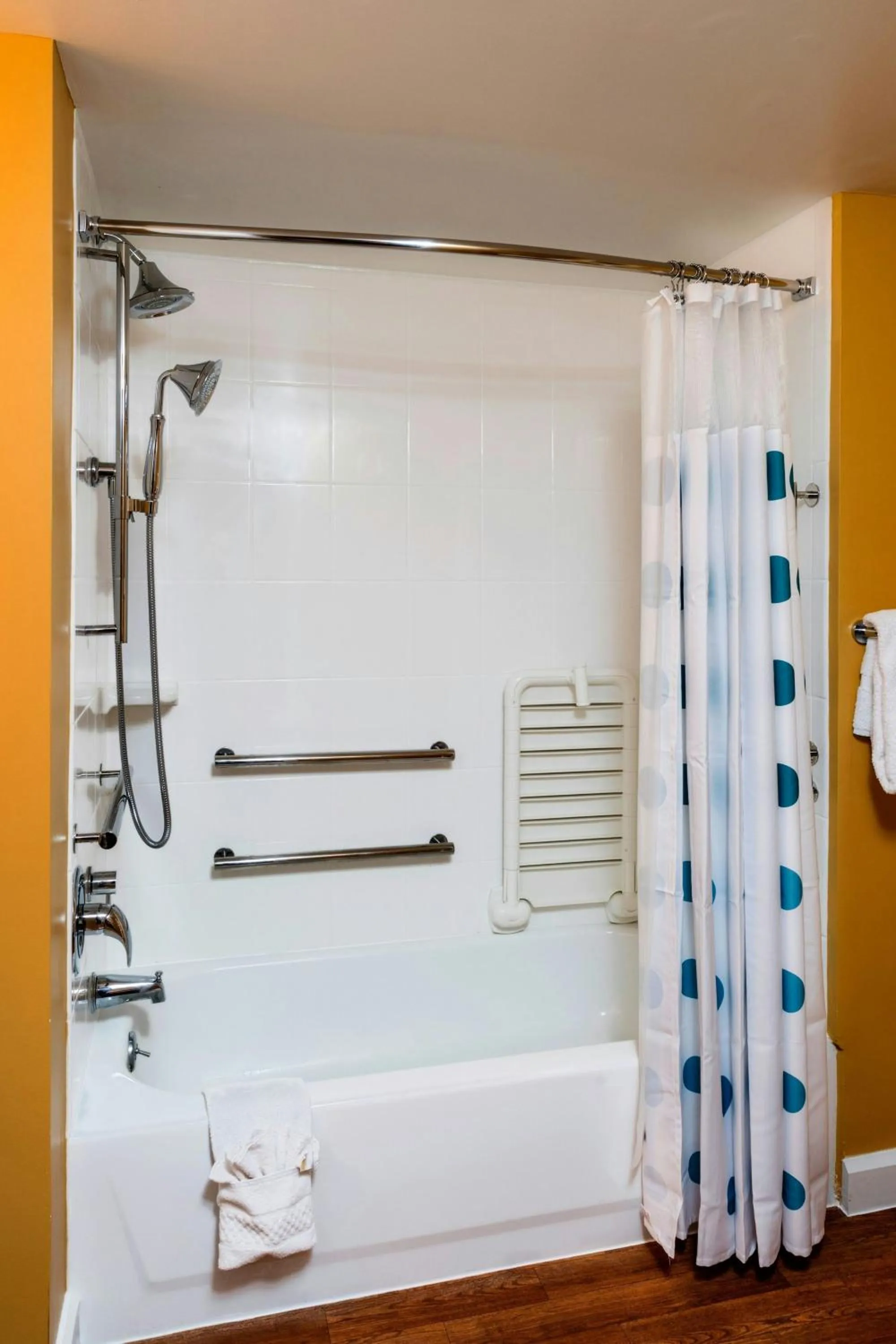 Bathroom in TownePlace Suites by Marriott Atlanta Alpharetta