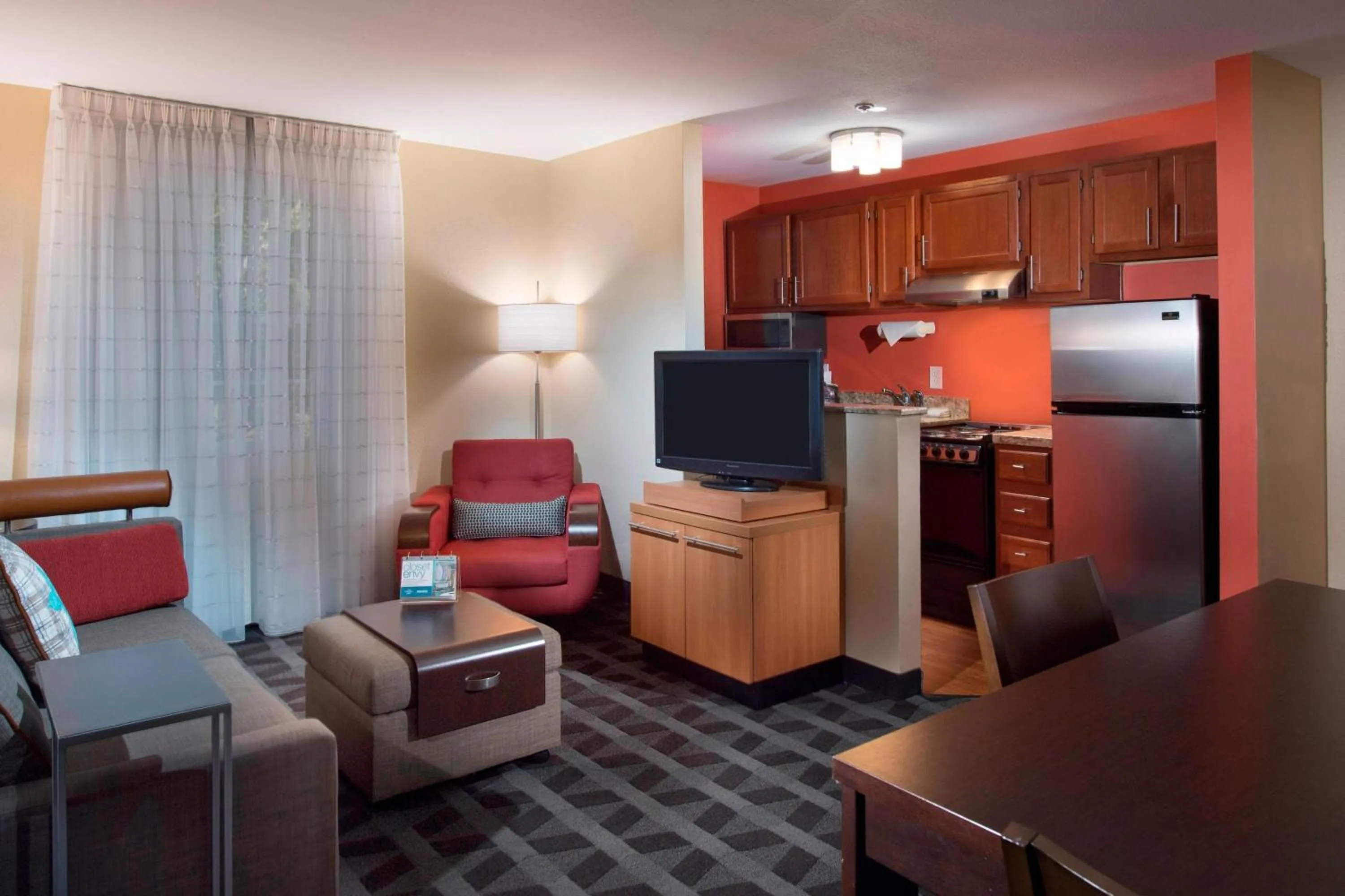 Living room in TownePlace Suites by Marriott Atlanta Alpharetta