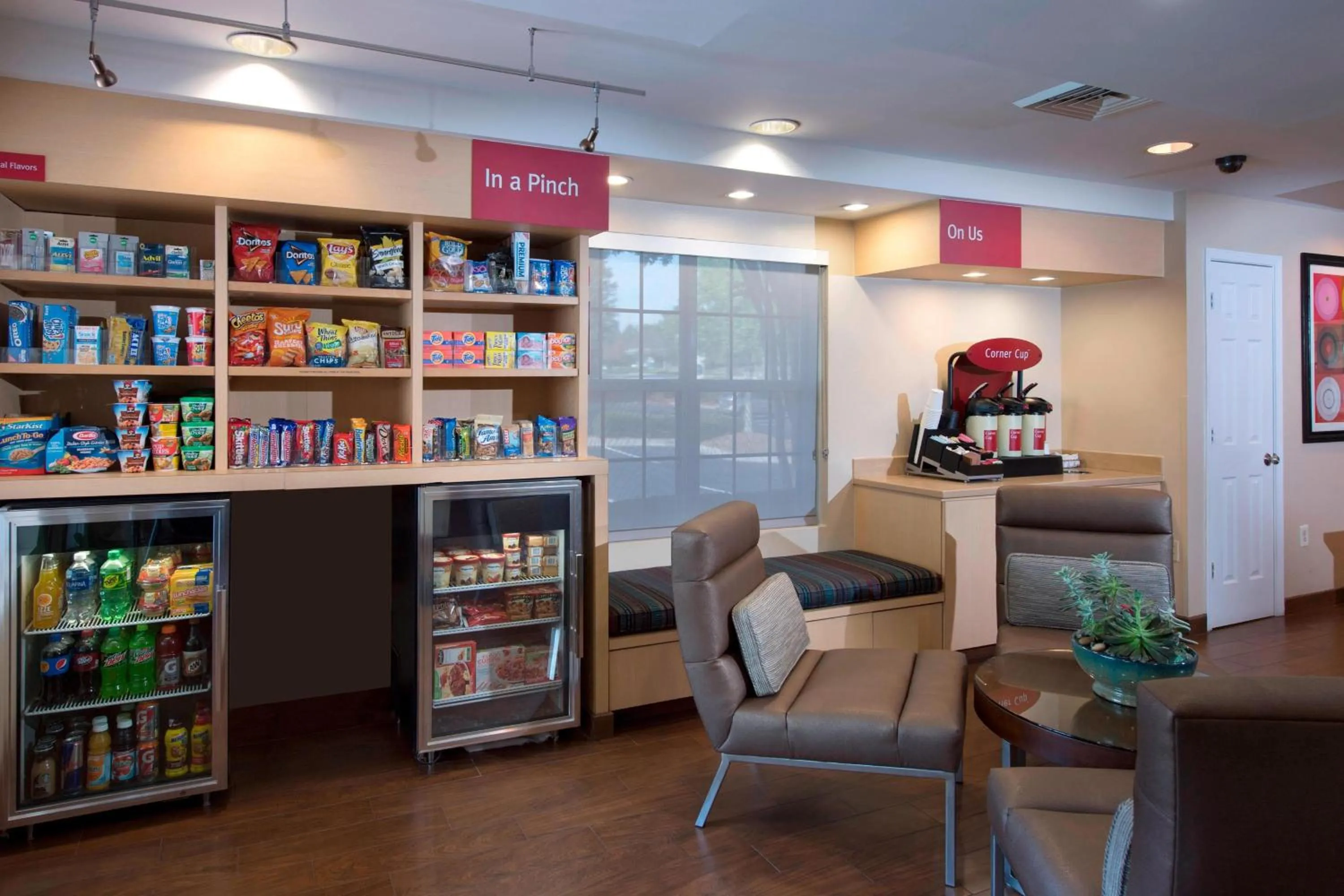 Lobby or reception in TownePlace Suites by Marriott Atlanta Alpharetta