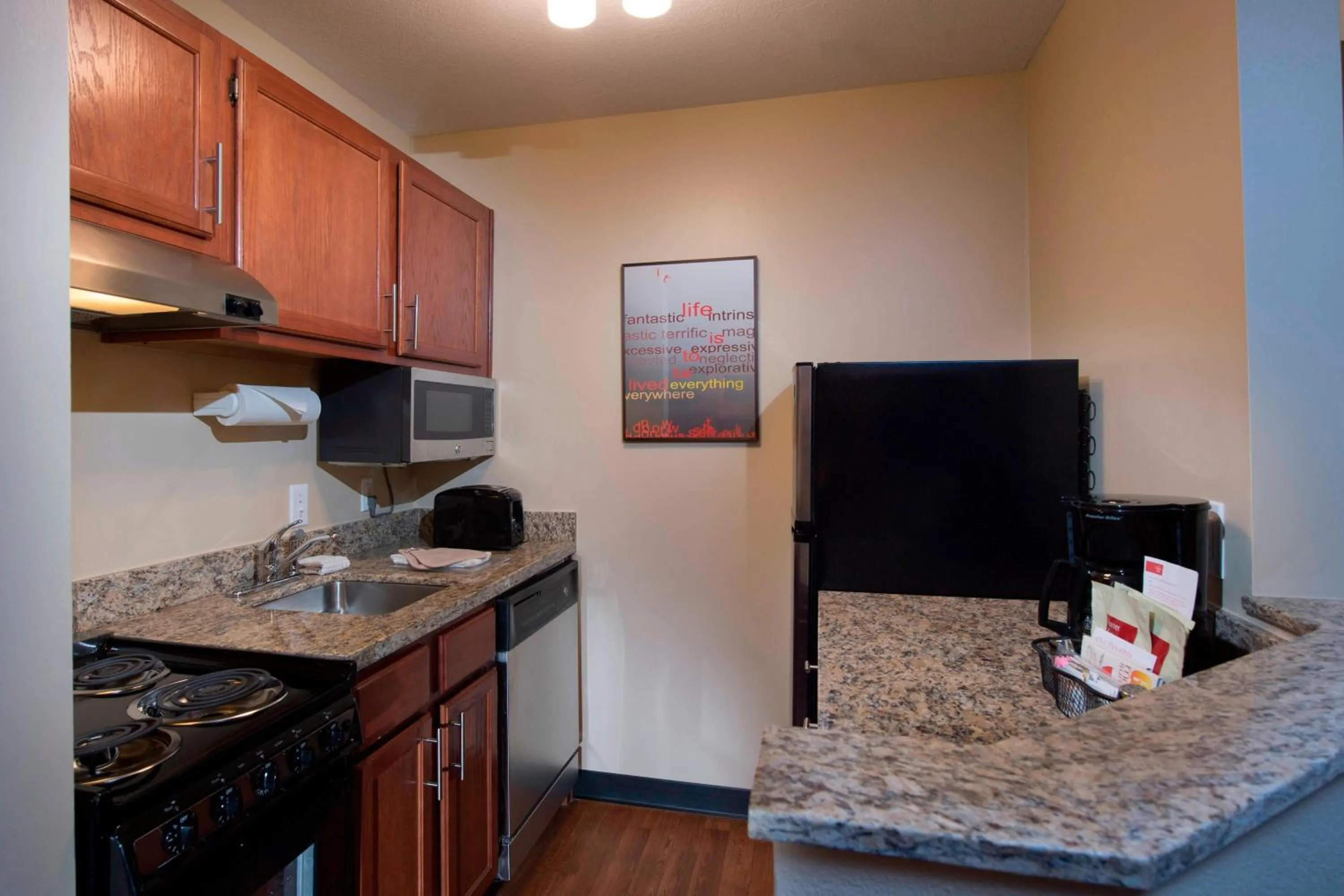 Kitchen or kitchenette in TownePlace Suites by Marriott Atlanta Alpharetta